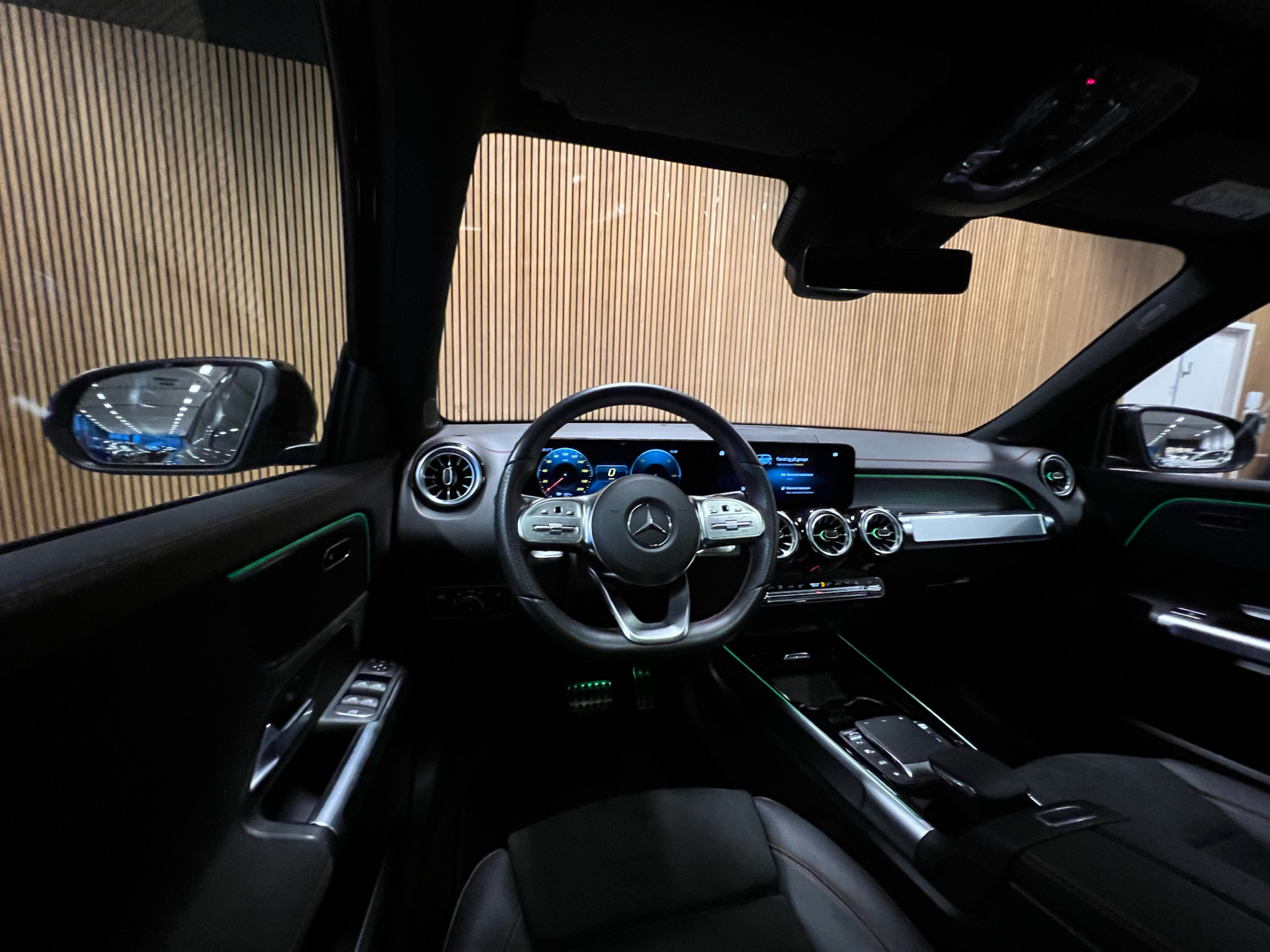 Billede af Mercedes-Benz EQB 250 EL AMG Line 7 sæder 190HK 5d Aut.