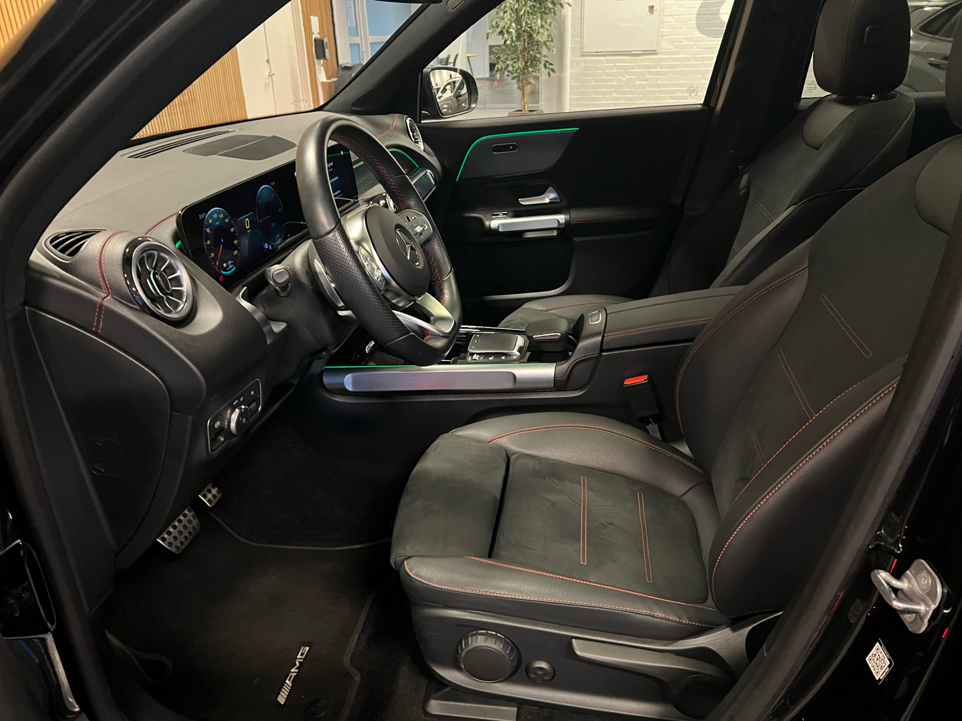 Billede af Mercedes-Benz EQB 250 EL AMG Line 7 sæder 190HK 5d Aut.