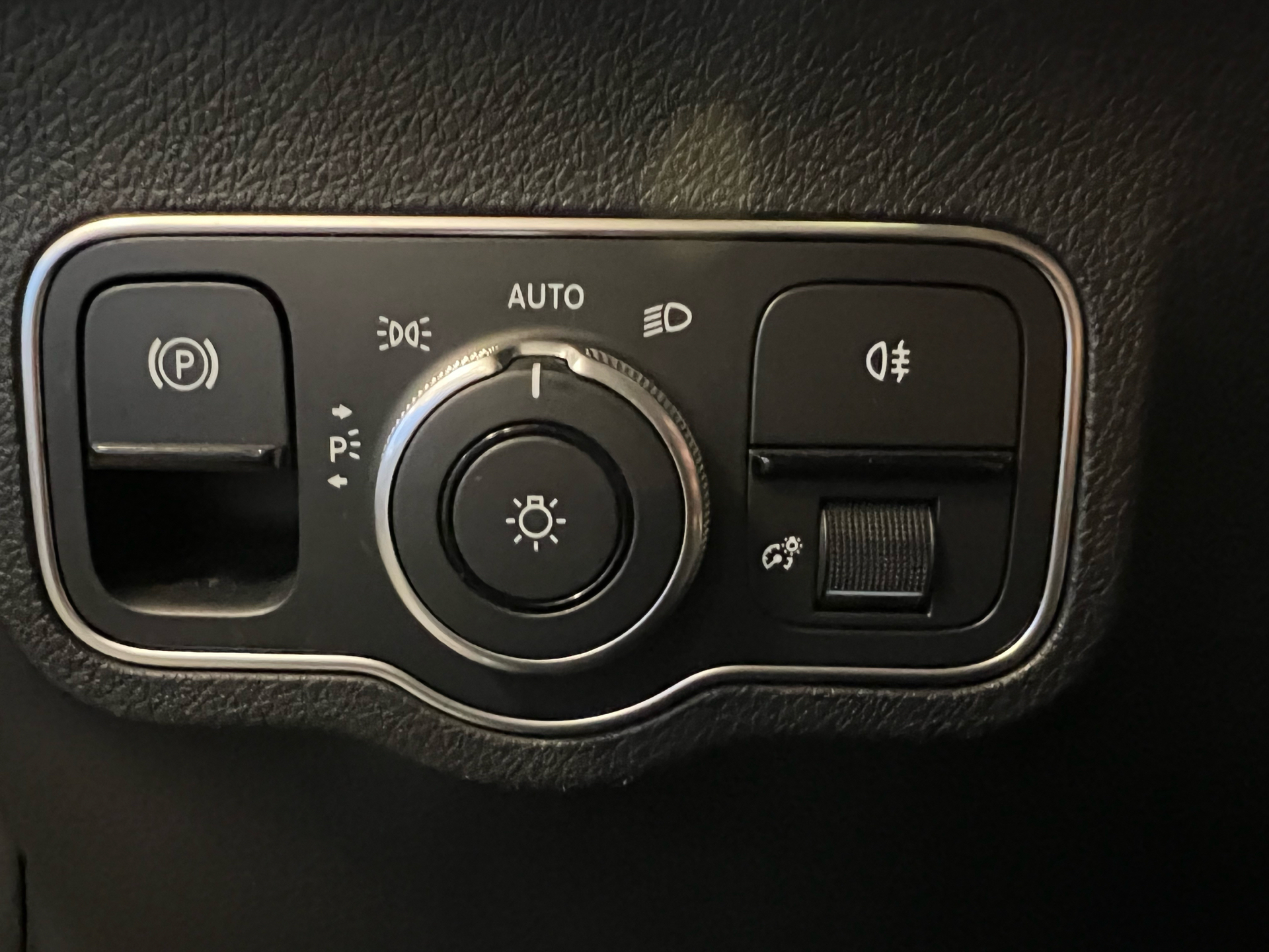Billede af Mercedes-Benz EQB 250 EL AMG Line 7 sæder 190HK 5d Aut.
