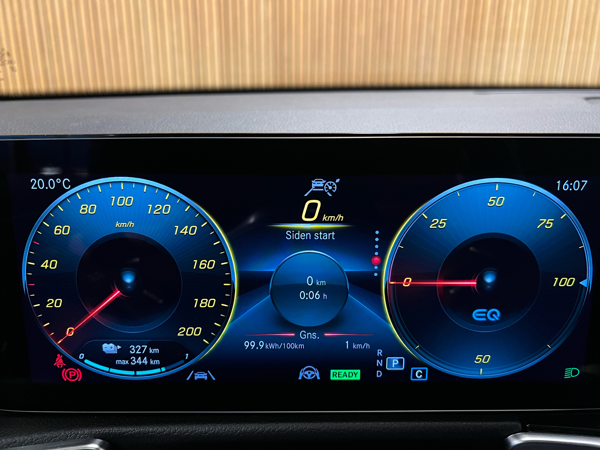 Billede af Mercedes-Benz EQB 250 EL AMG Line 7 sæder 190HK 5d Aut.