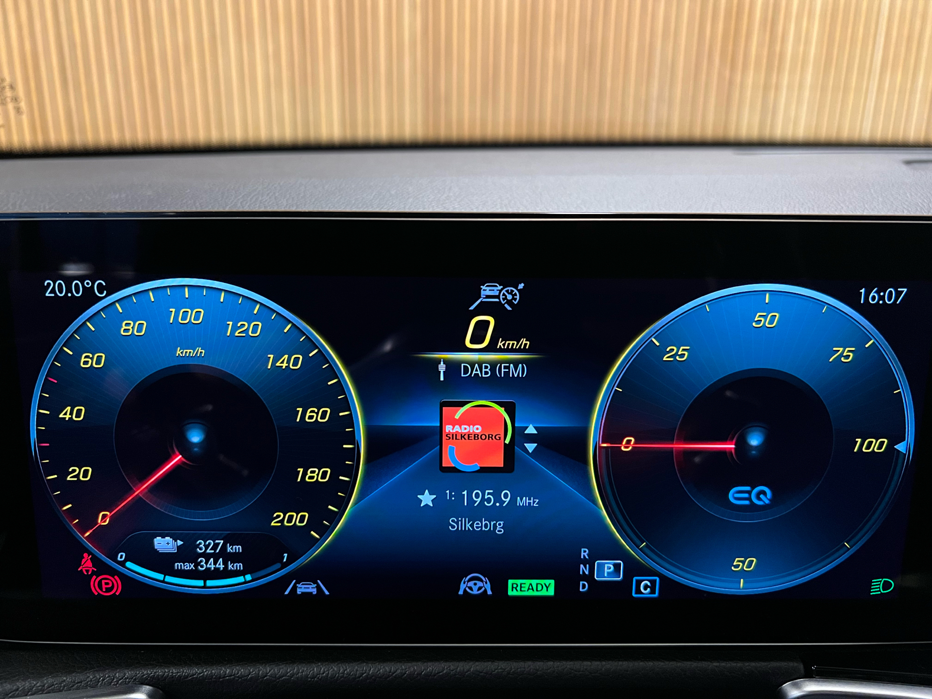Billede af Mercedes-Benz EQB 250 EL AMG Line 7 sæder 190HK 5d Aut.