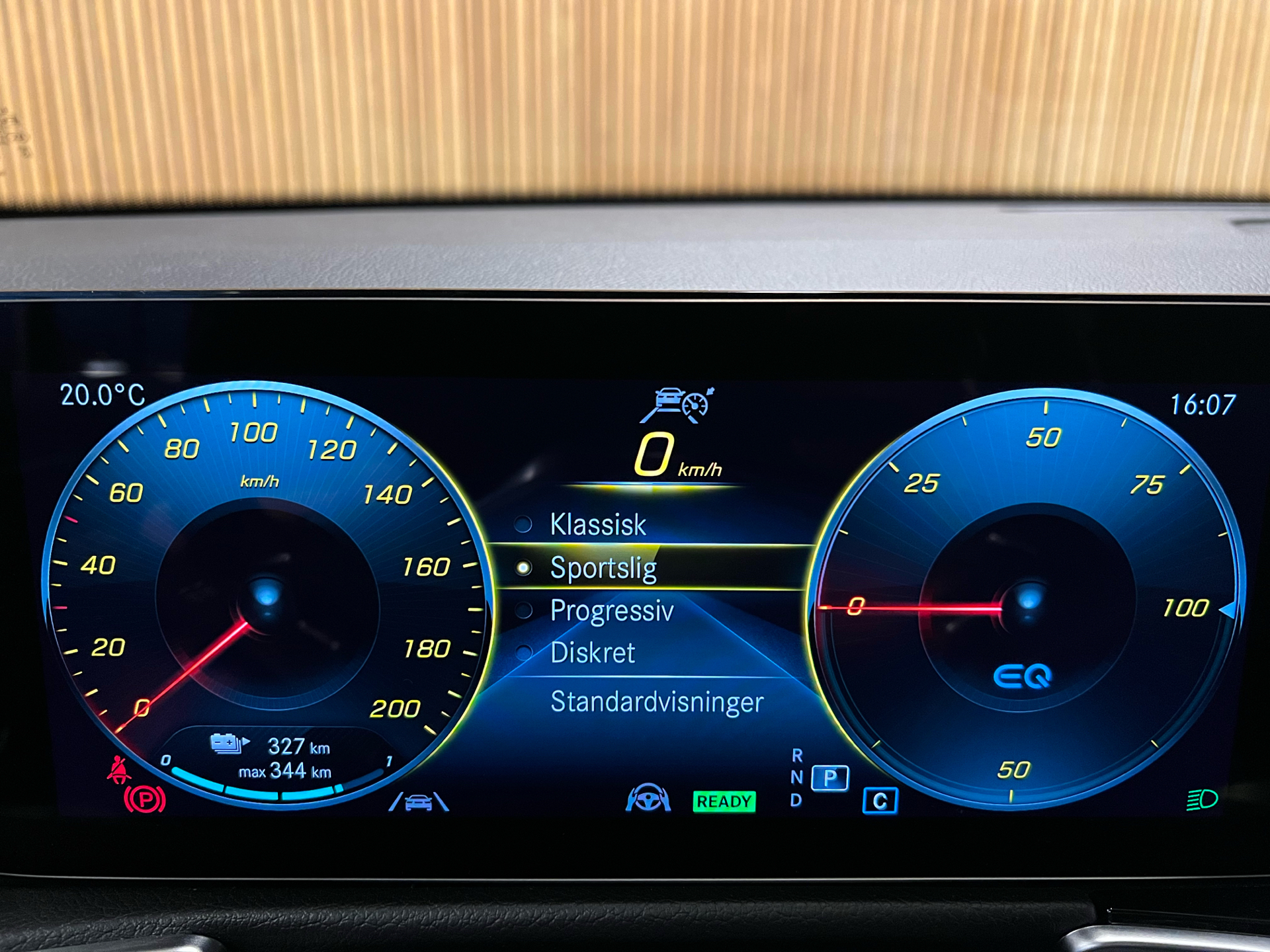 Billede af Mercedes-Benz EQB 250 EL AMG Line 7 sæder 190HK 5d Aut.