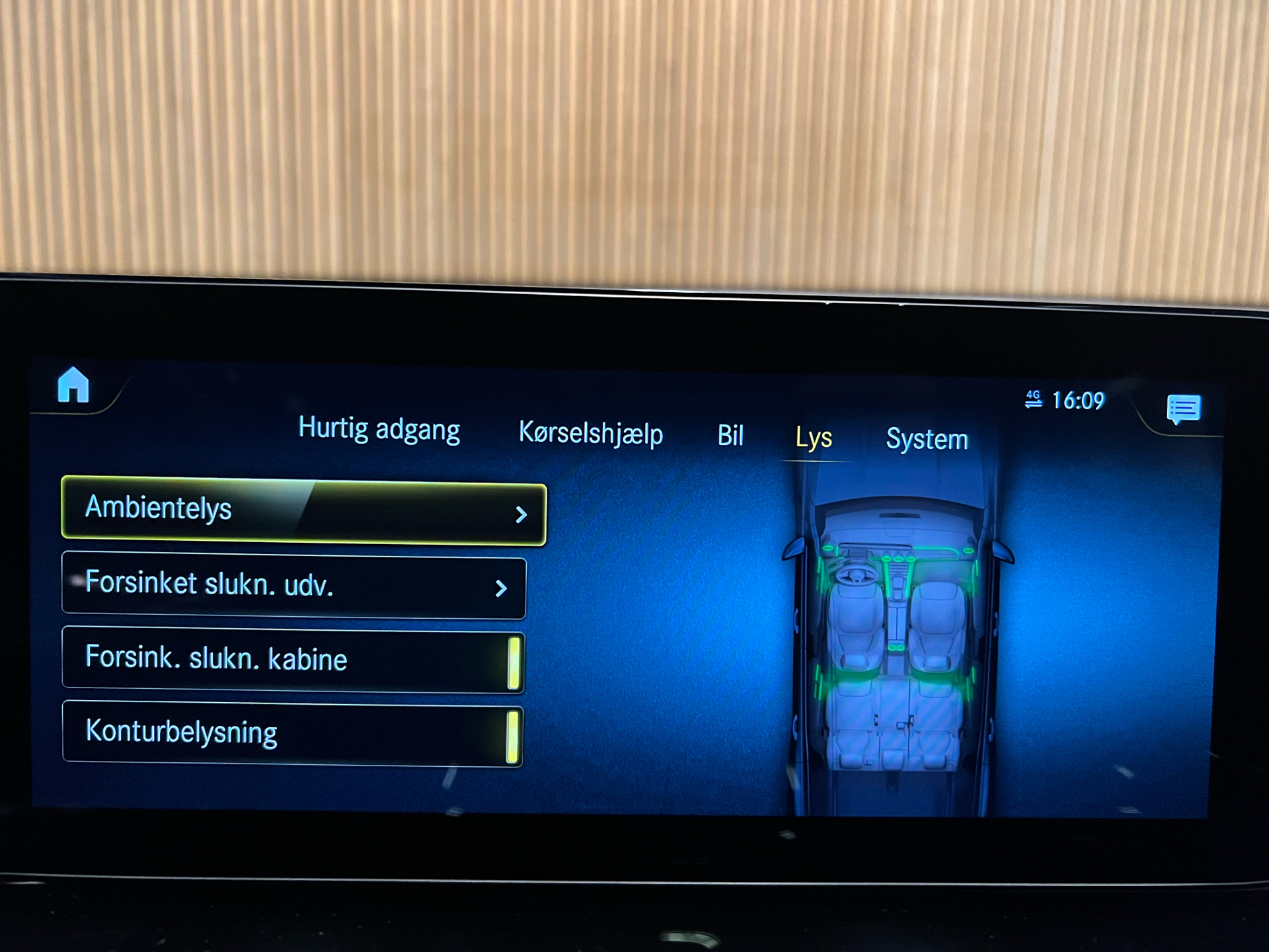 Billede af Mercedes-Benz EQB 250 EL AMG Line 7 sæder 190HK 5d Aut.