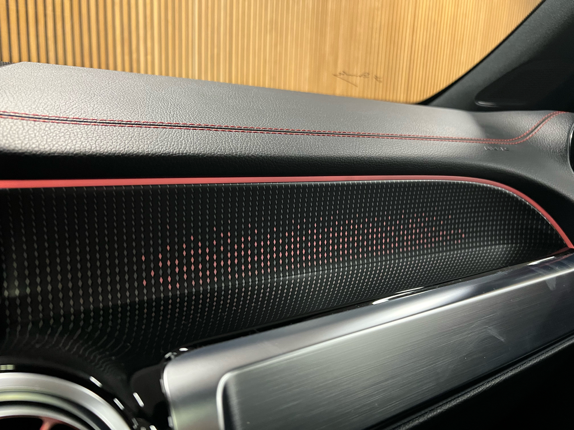 Billede af Mercedes-Benz EQB 250 EL AMG Line 7 sæder 190HK 5d Aut.