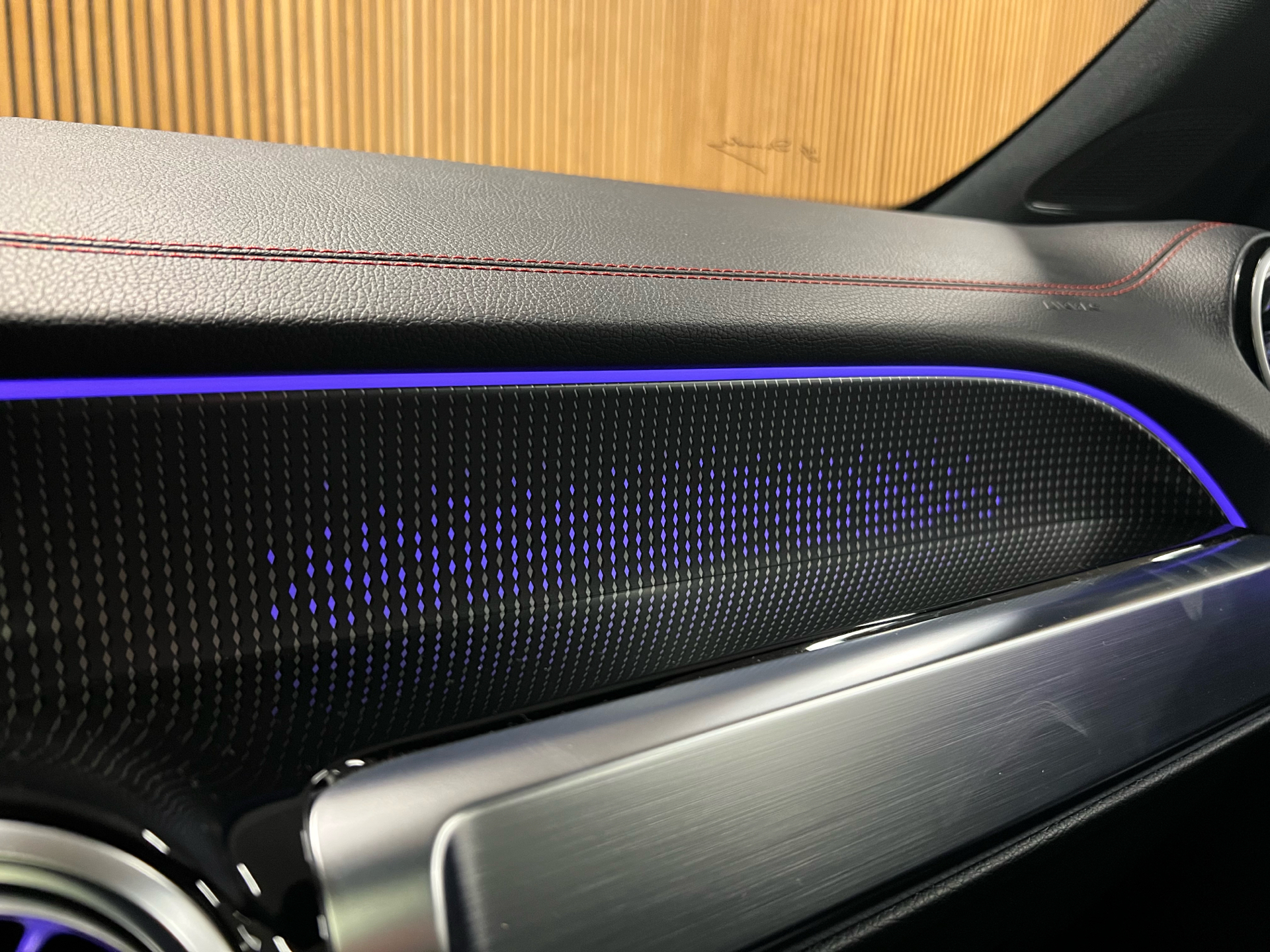 Billede af Mercedes-Benz EQB 250 EL AMG Line 7 sæder 190HK 5d Aut.