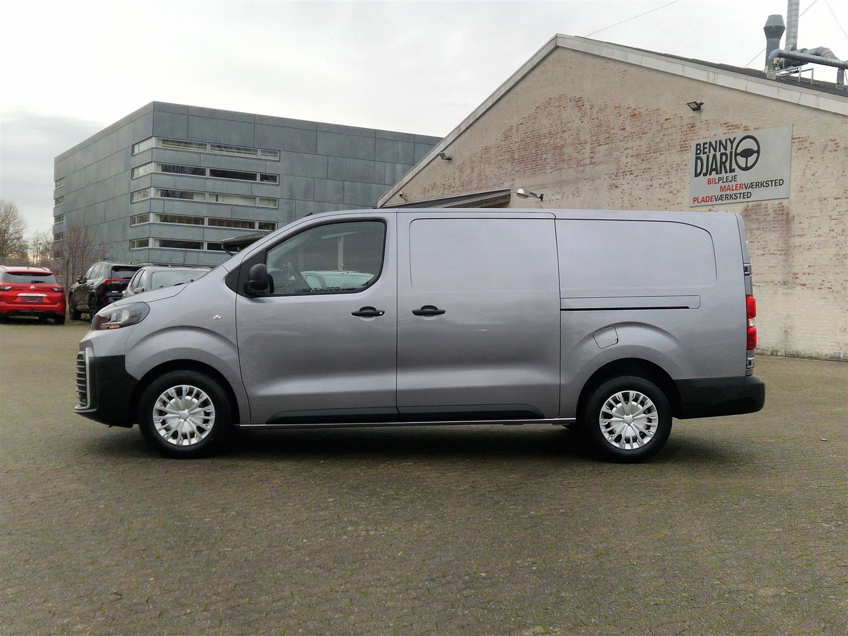 Billede af Toyota Proace 2.0D 144hk Long/To skydedøre aut. gear Comfort Master