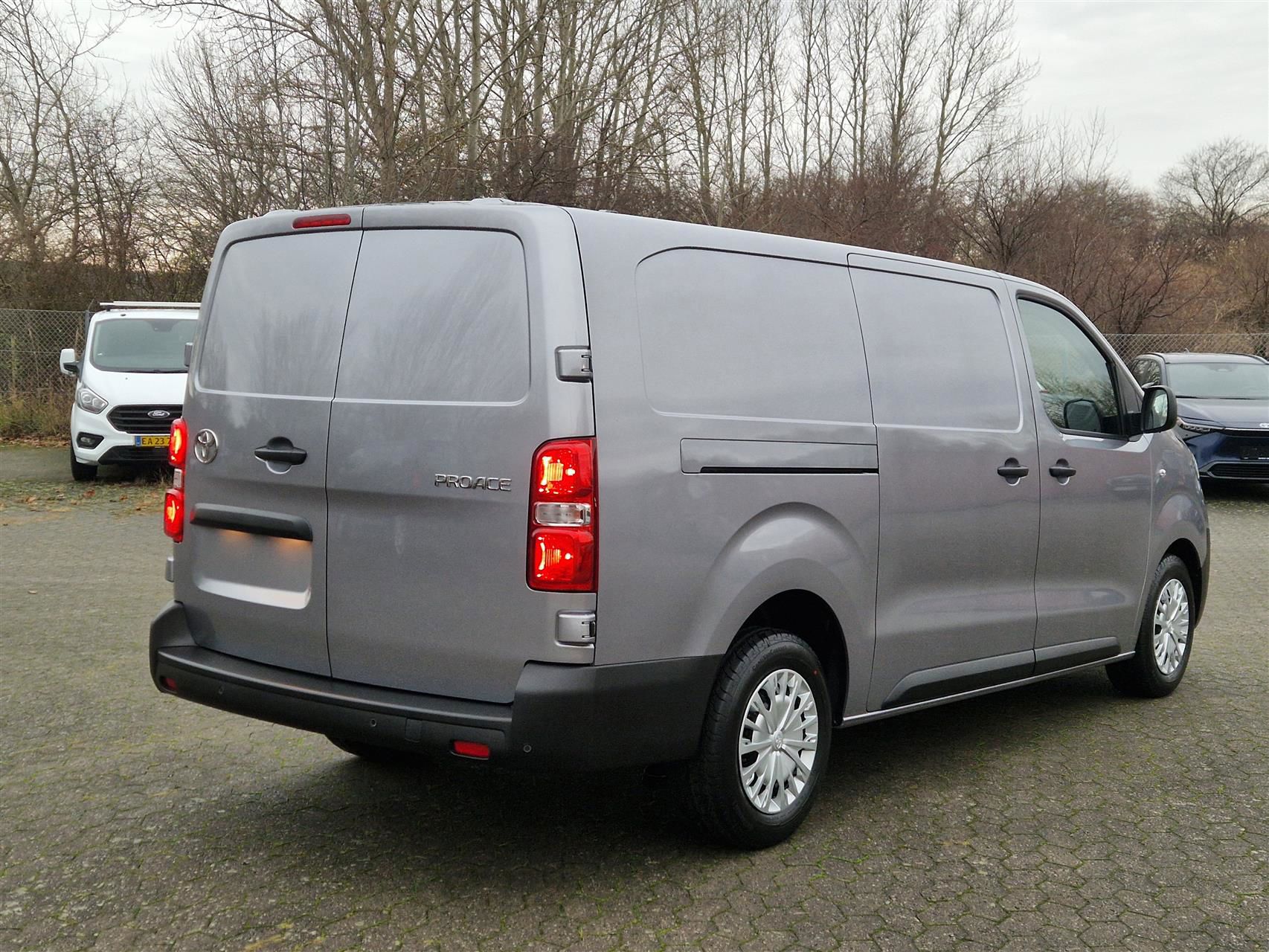 Billede af Toyota Proace 2.0D 144hk Long/To skydedøre aut. gear Comfort Master