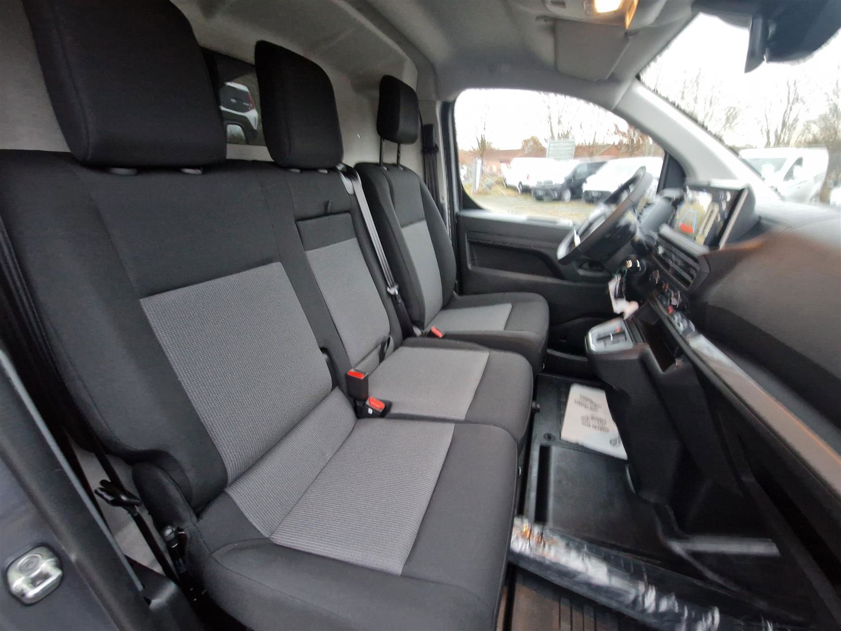 Billede af Toyota Proace 2.0D 144hk Long/To skydedøre aut. gear Comfort Master