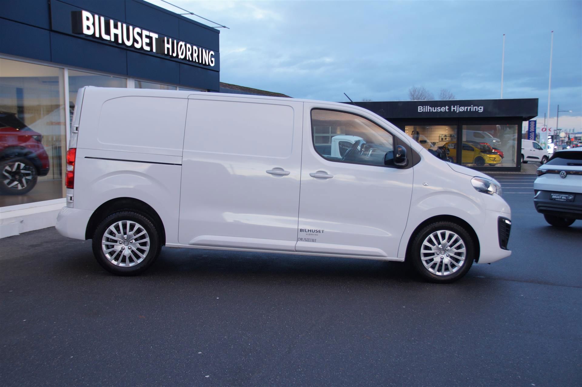 Billede af Peugeot Expert L2 2,0 BlueHDi Premium EAT8 177HK Van 8g Aut.