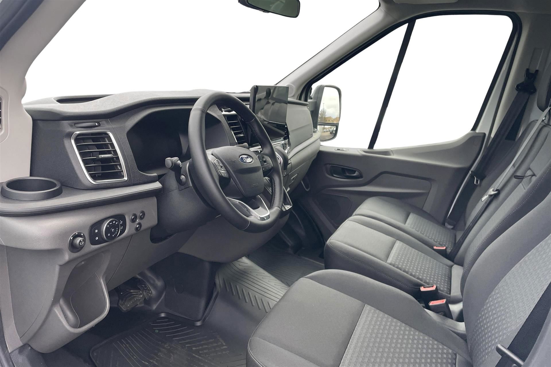 Billede af Ford Transit 350 L3H1 2,0 TDCI HDT Trend RWD 165HK Ladv./Chas. 10g Aut.