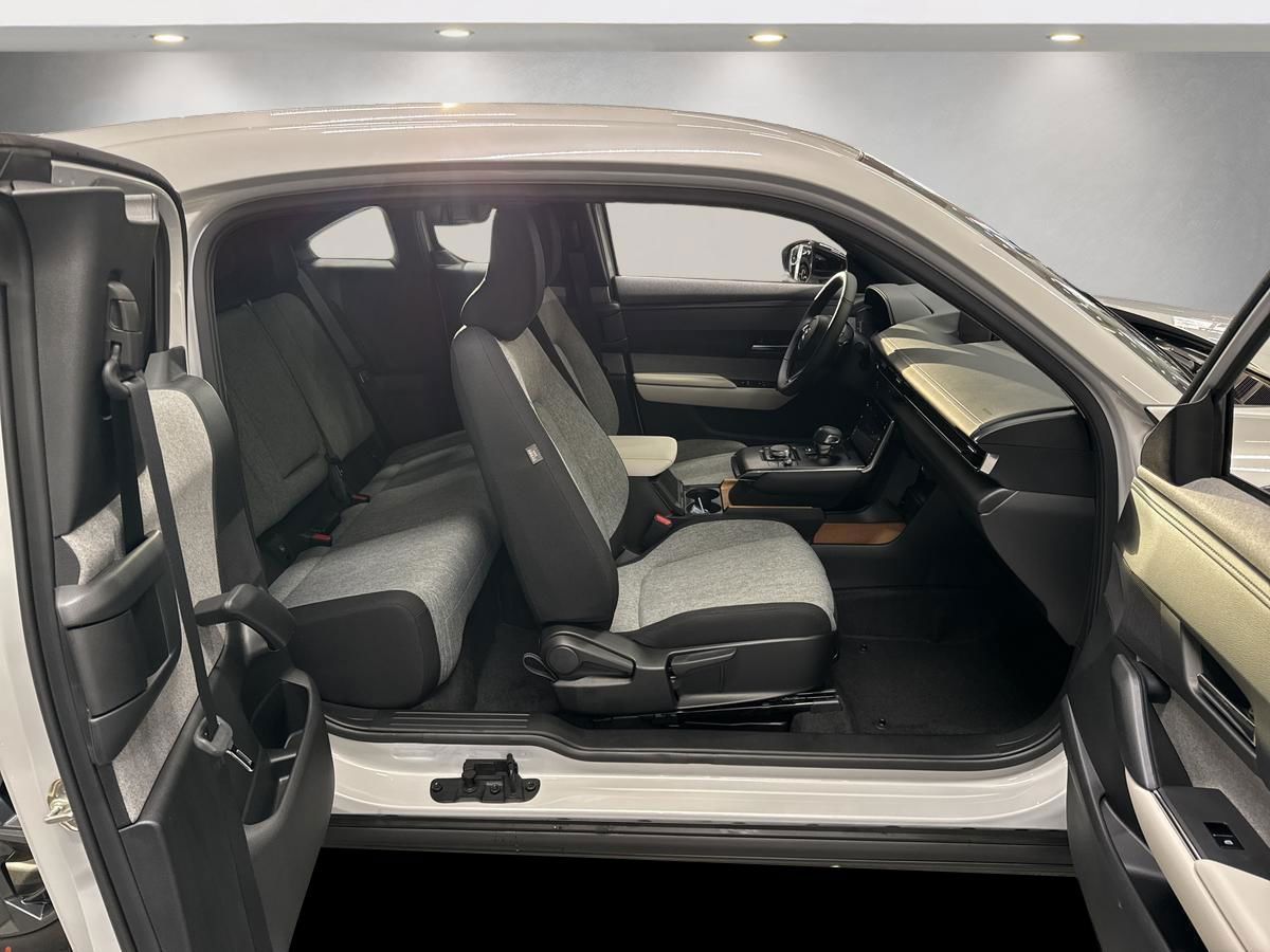 Billede af Mazda MX-30 0,8 e-Skyactiv R-EV  Plugin-hybrid Exclusive-Line 170HK 5d Trinl. Gear