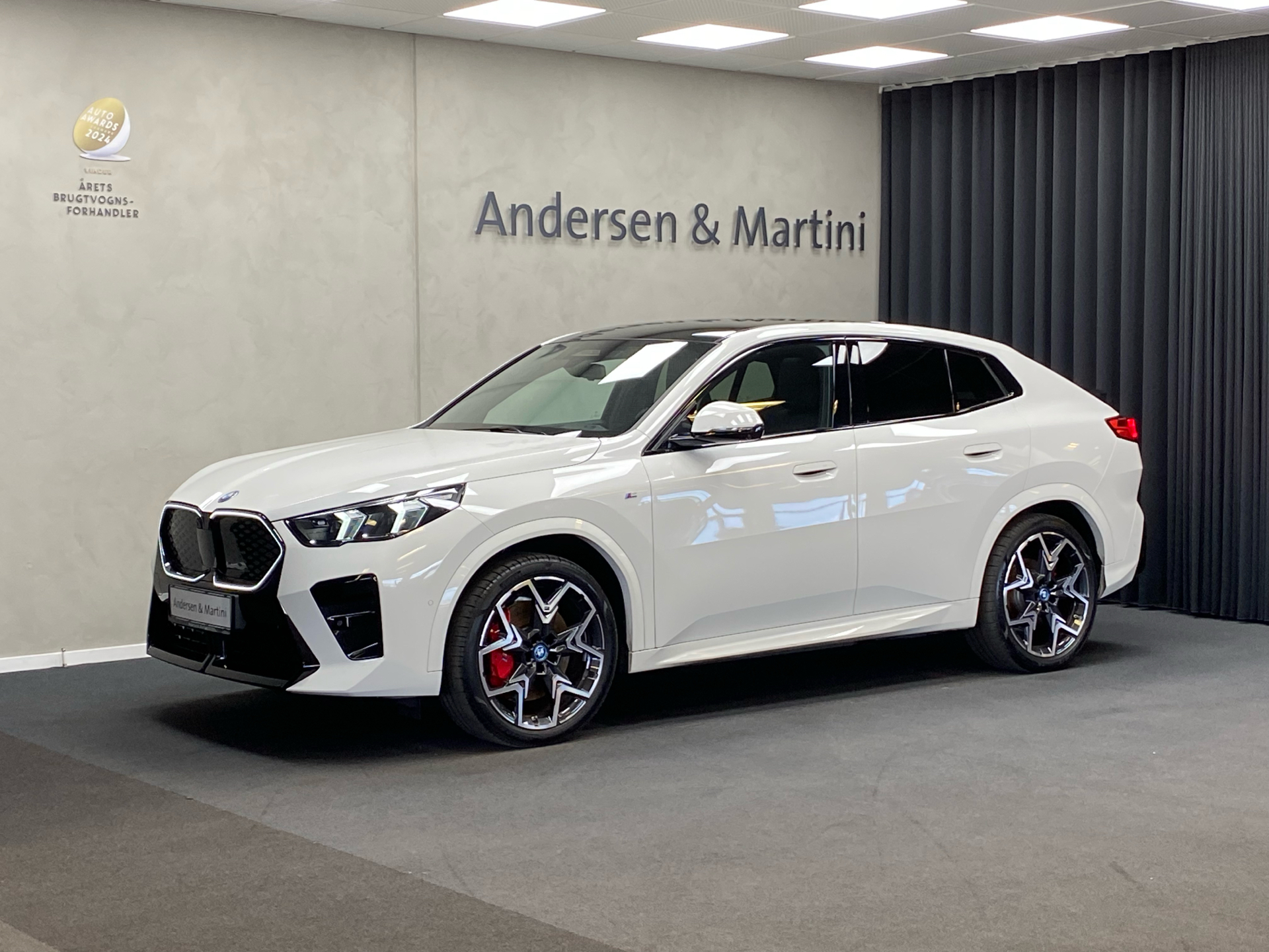 Billede af BMW iX2 xDrive30 EL M-Sport 313HK 5d Aut.