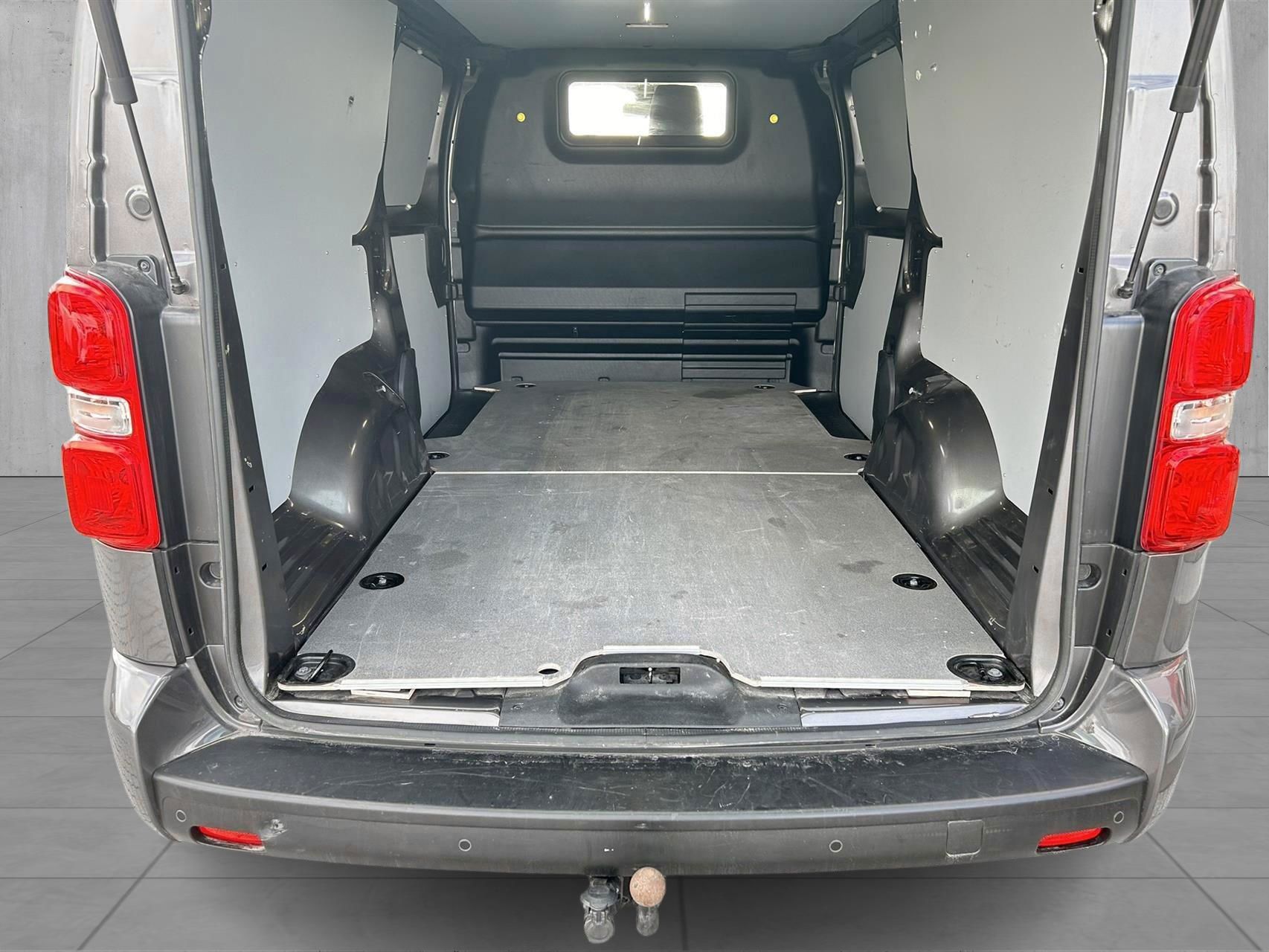 Billede af Toyota Proace Long 2,0 D Comfort Master+ m/ bagklap (Proace 180) 177HK Van 8g Aut.