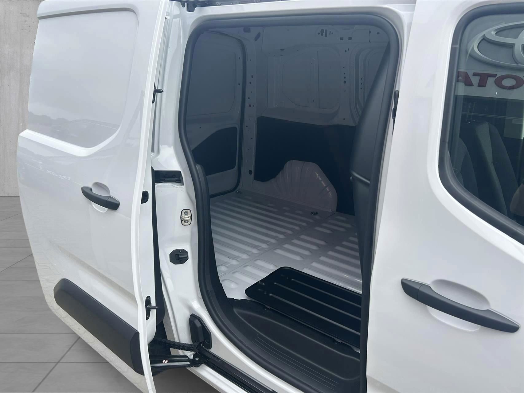 Billede af Toyota Proace City Medium 1,2 Comfort Master En Skydedør 110HK Van 6g