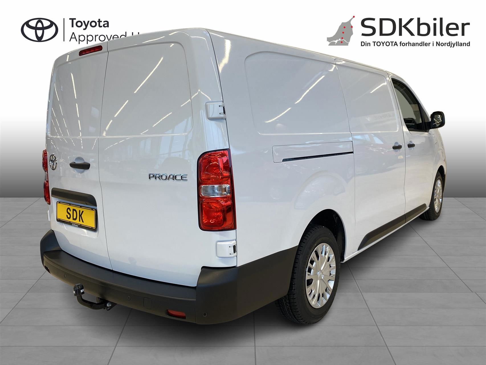 Billede af Toyota Proace Long 2,0 D Comfort Master m/Alm adskillelse - SmartCargo 144HK Van 8g Aut.