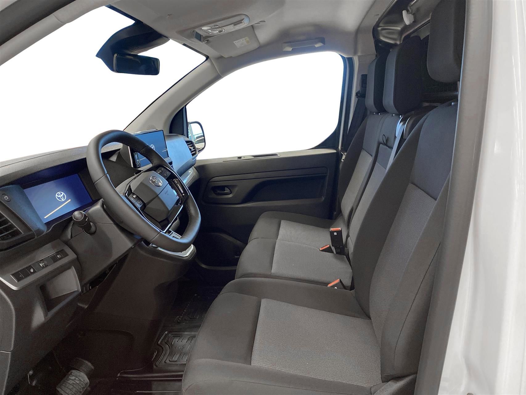 Billede af Toyota Proace Long 2,0 D Comfort Master m/Alm adskillelse - SmartCargo 144HK Van 8g Aut.