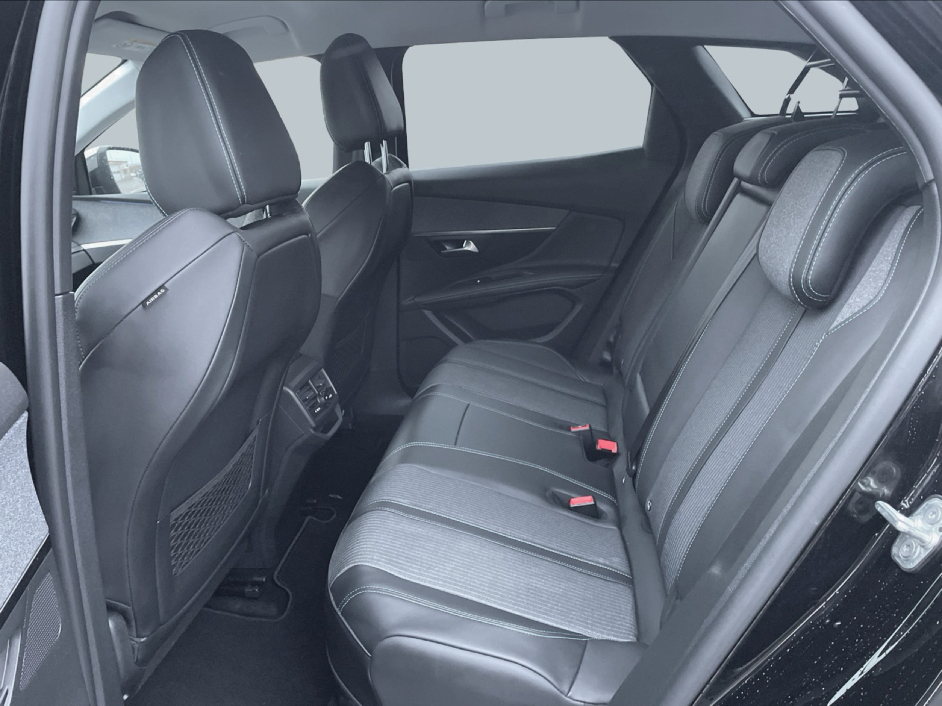 Billede af Peugeot 3008 1,6 PureTech  Plugin-hybrid Allure Pack EAT8 225HK 5d 8g Aut.