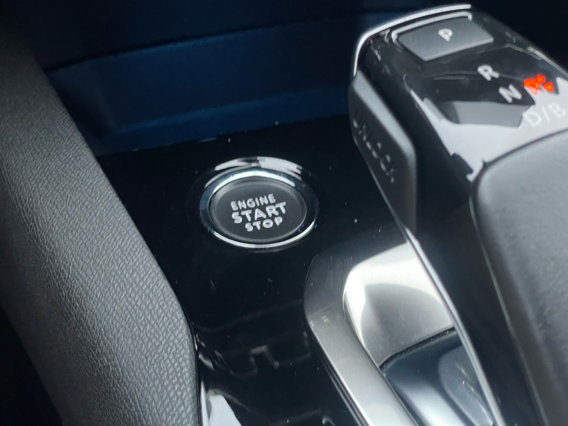 Billede af Peugeot 3008 1,6 PureTech  Plugin-hybrid Allure Pack EAT8 225HK 5d 8g Aut.