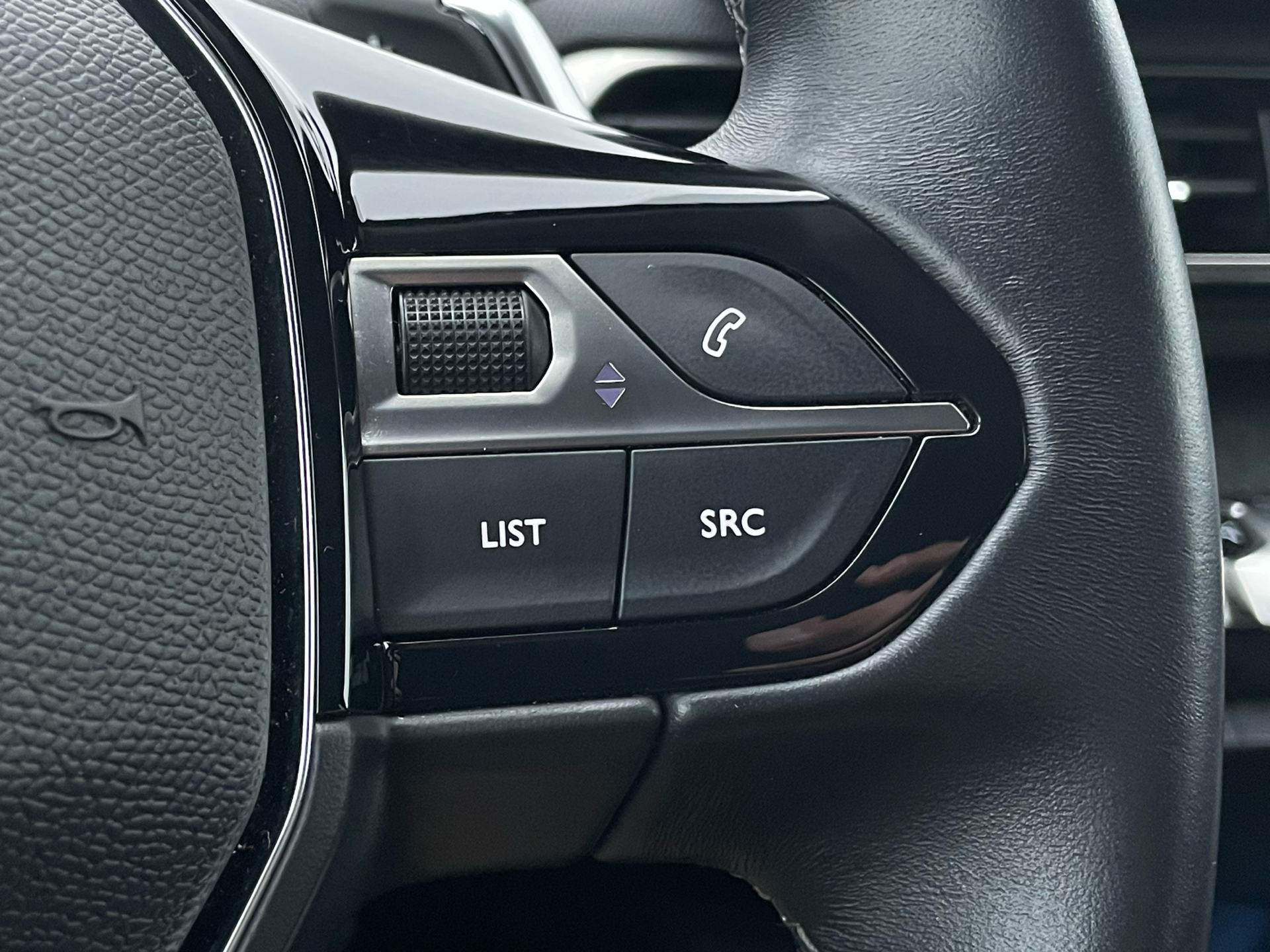 Billede af Peugeot 3008 1,6 PureTech  Plugin-hybrid Allure Pack EAT8 225HK 5d 8g Aut.