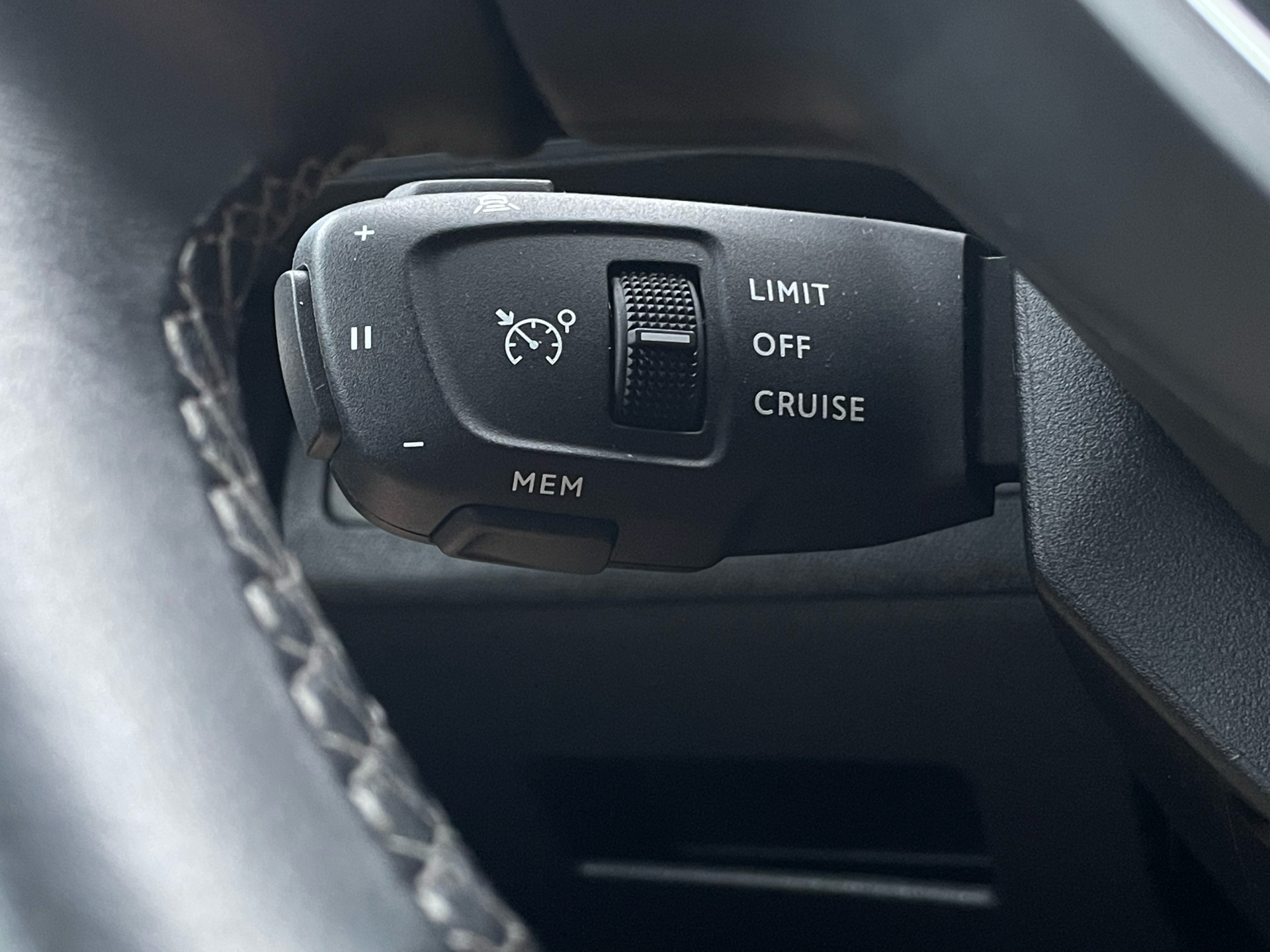 Billede af Peugeot 3008 1,6 PureTech  Plugin-hybrid Allure Pack EAT8 225HK 5d 8g Aut.