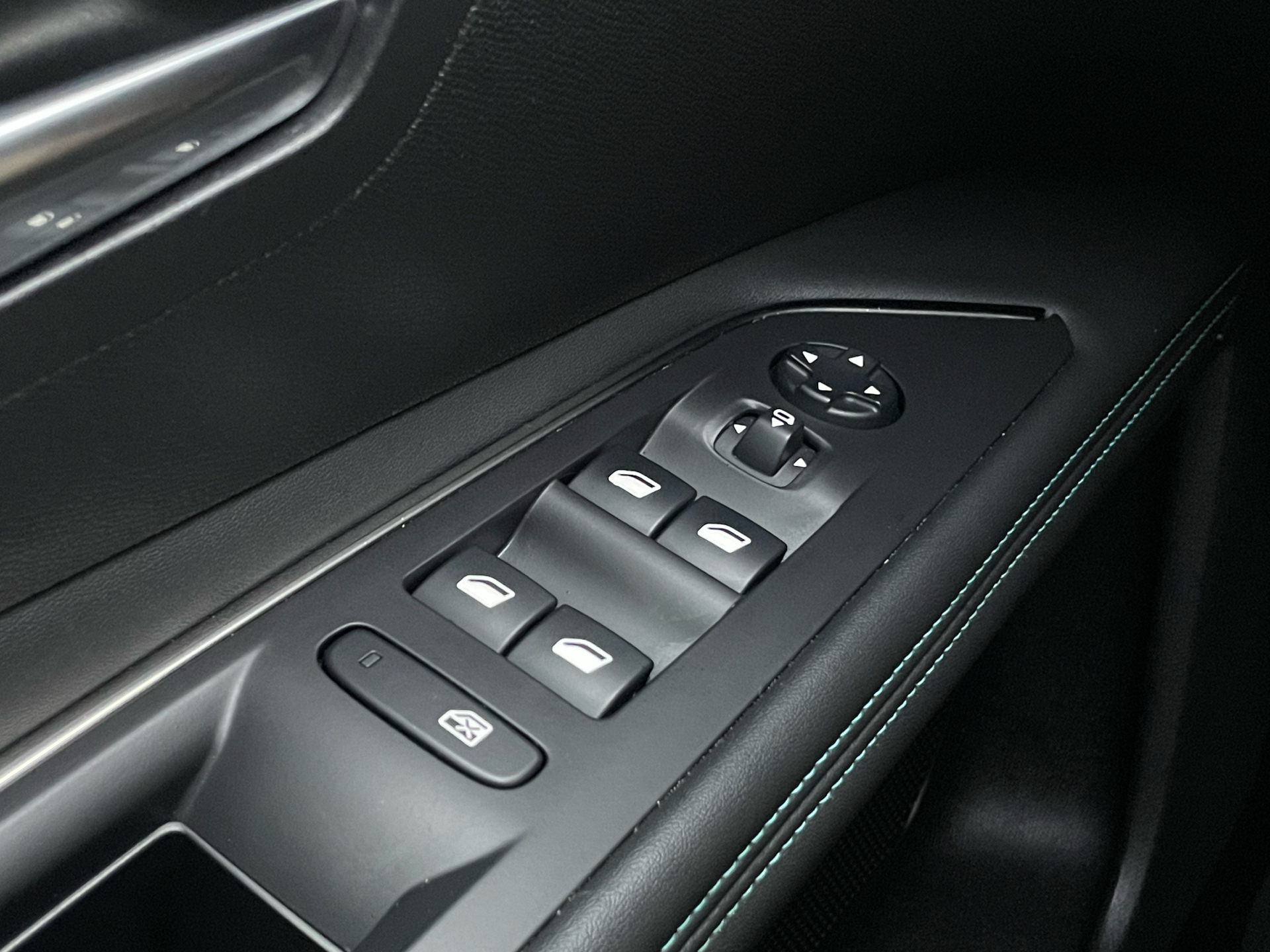 Billede af Peugeot 3008 1,6 PureTech  Plugin-hybrid Allure Pack EAT8 225HK 5d 8g Aut.