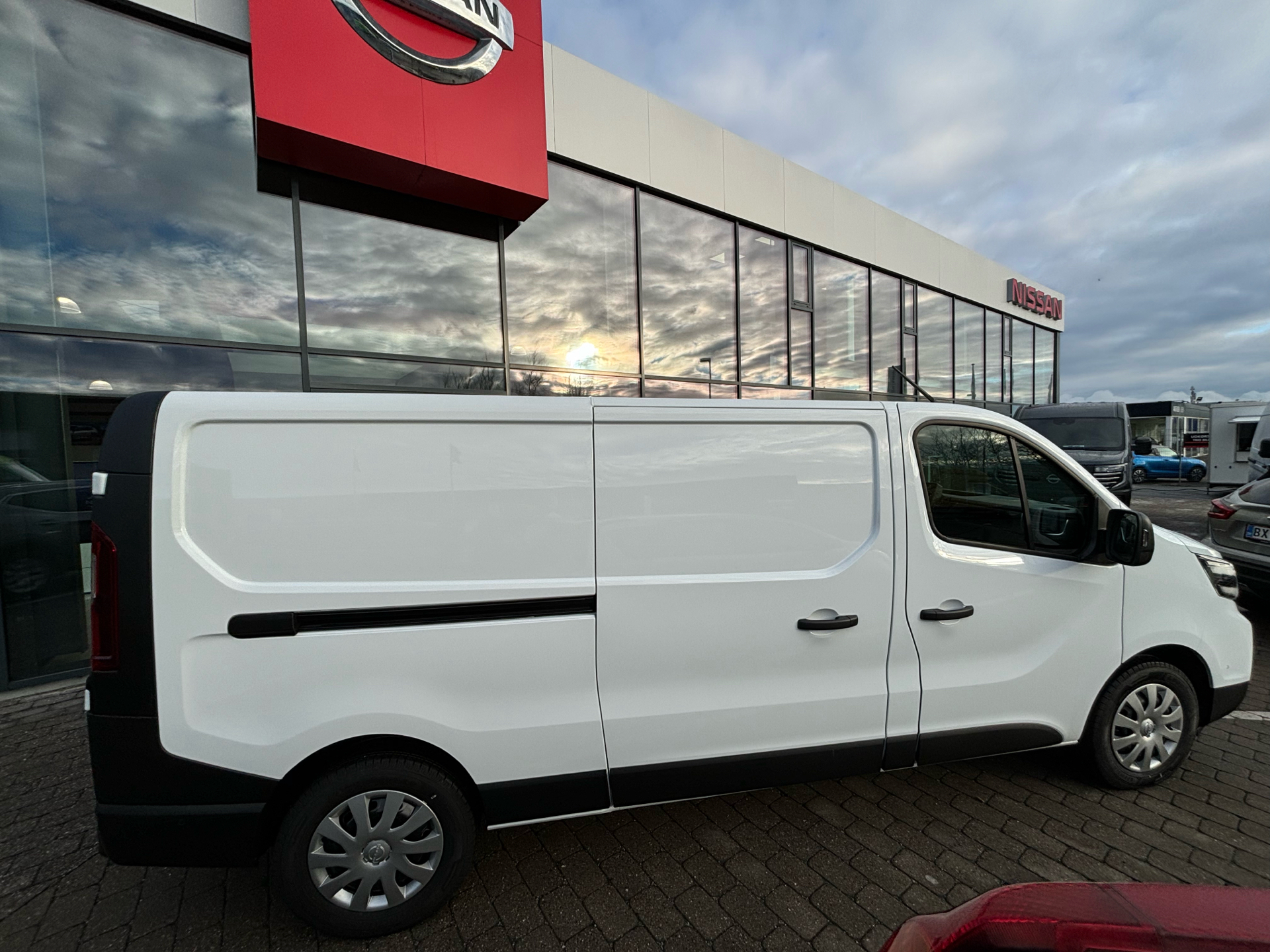 Billede af Nissan Primastar L2H1 2,0 DCi N-Connecta 150HK Van 6g