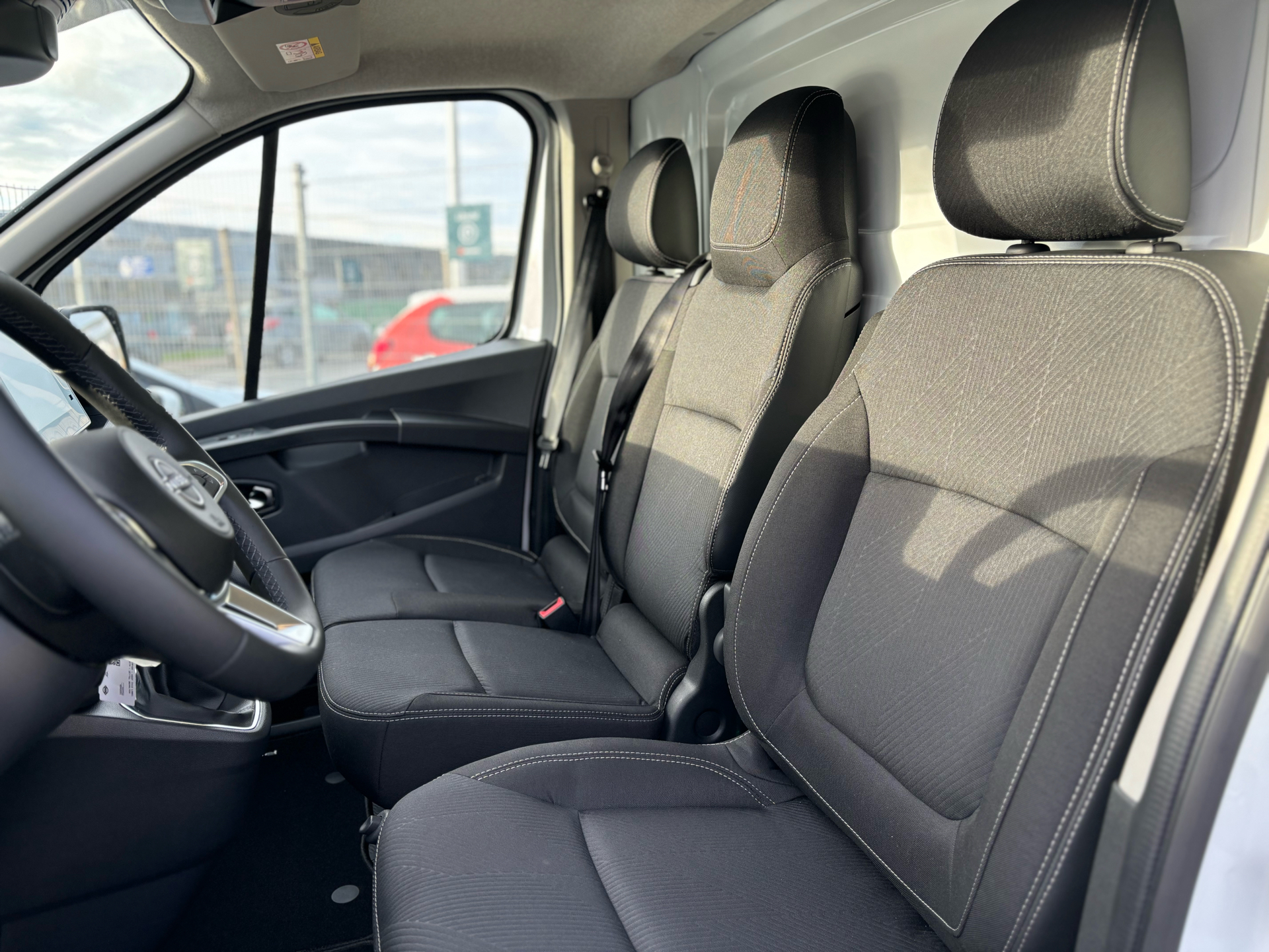 Billede af Nissan Primastar L2H1 2,0 DCi N-Connecta 150HK Van 6g