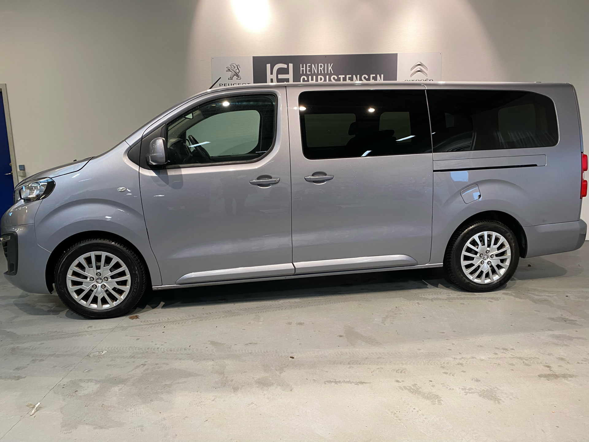 Billede af Peugeot Expert Traveller L3 1,5 BlueHDi Business 120HK 6g