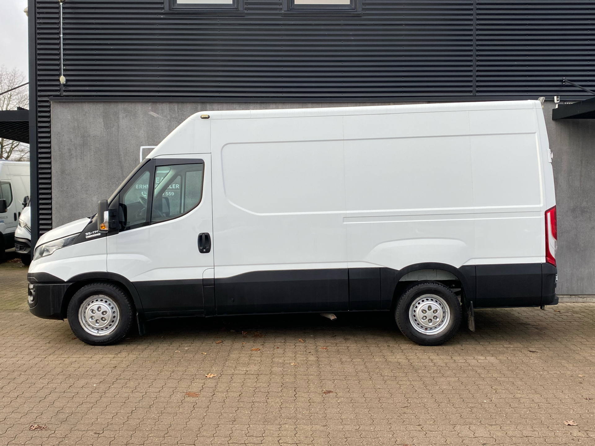 Billede af Iveco Daily 35S17 12m3 3,0 D 170HK Van 8g Aut.