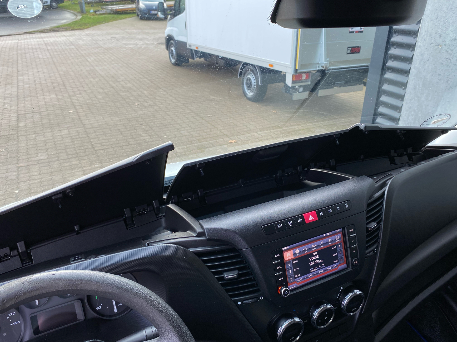 Billede af Iveco Daily 35S17 12m3 3,0 D 170HK Van 8g Aut.
