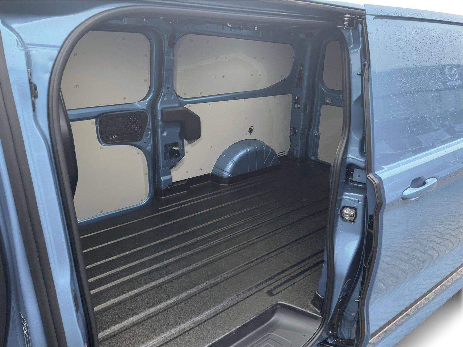 Billede af Ford E-Transit Custom 320 L2H1 EL Sport 218HK Van Aut.