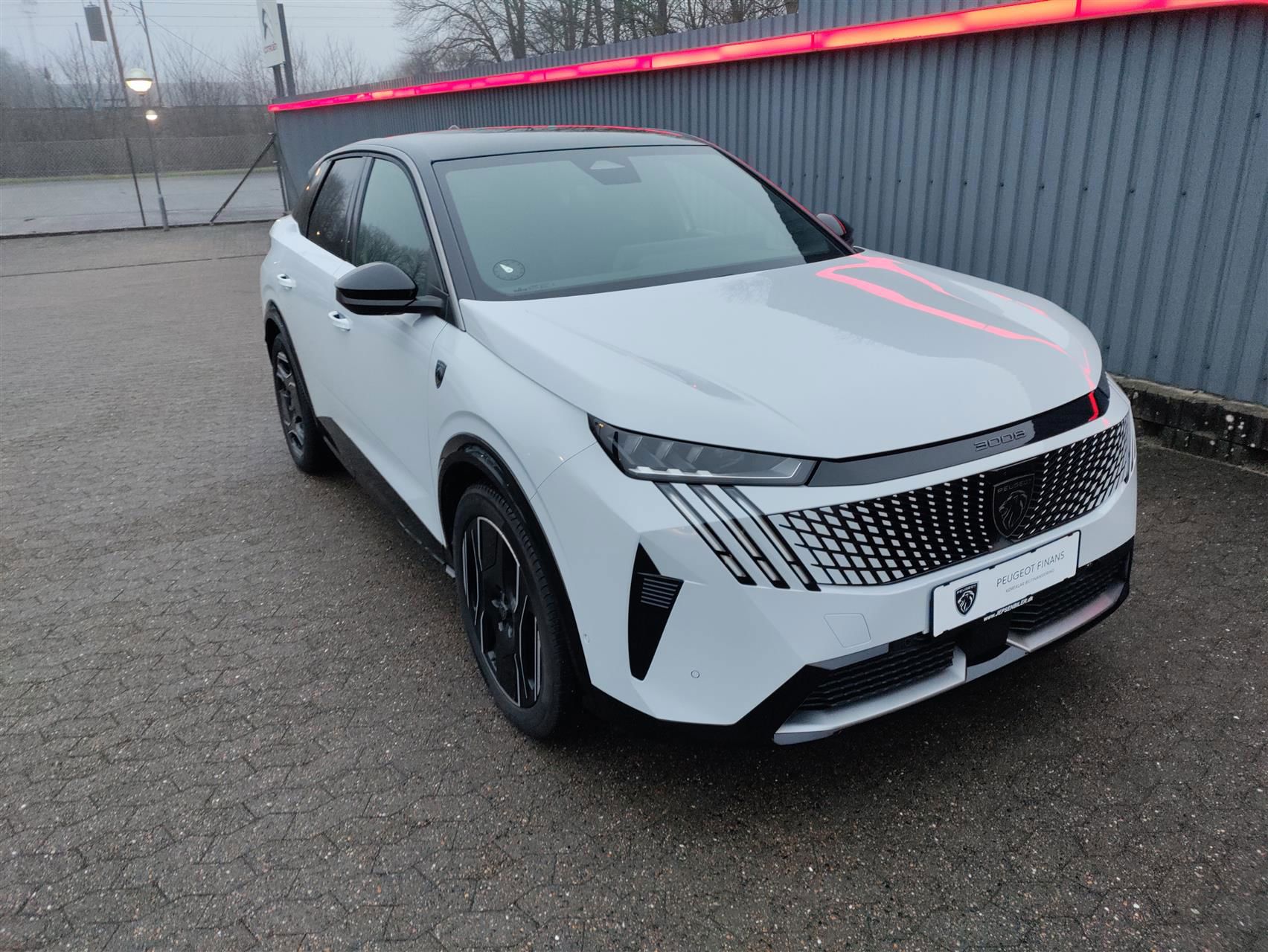 Billede af Peugeot e-3008 EL GT Pack 210HK 5d Aut.