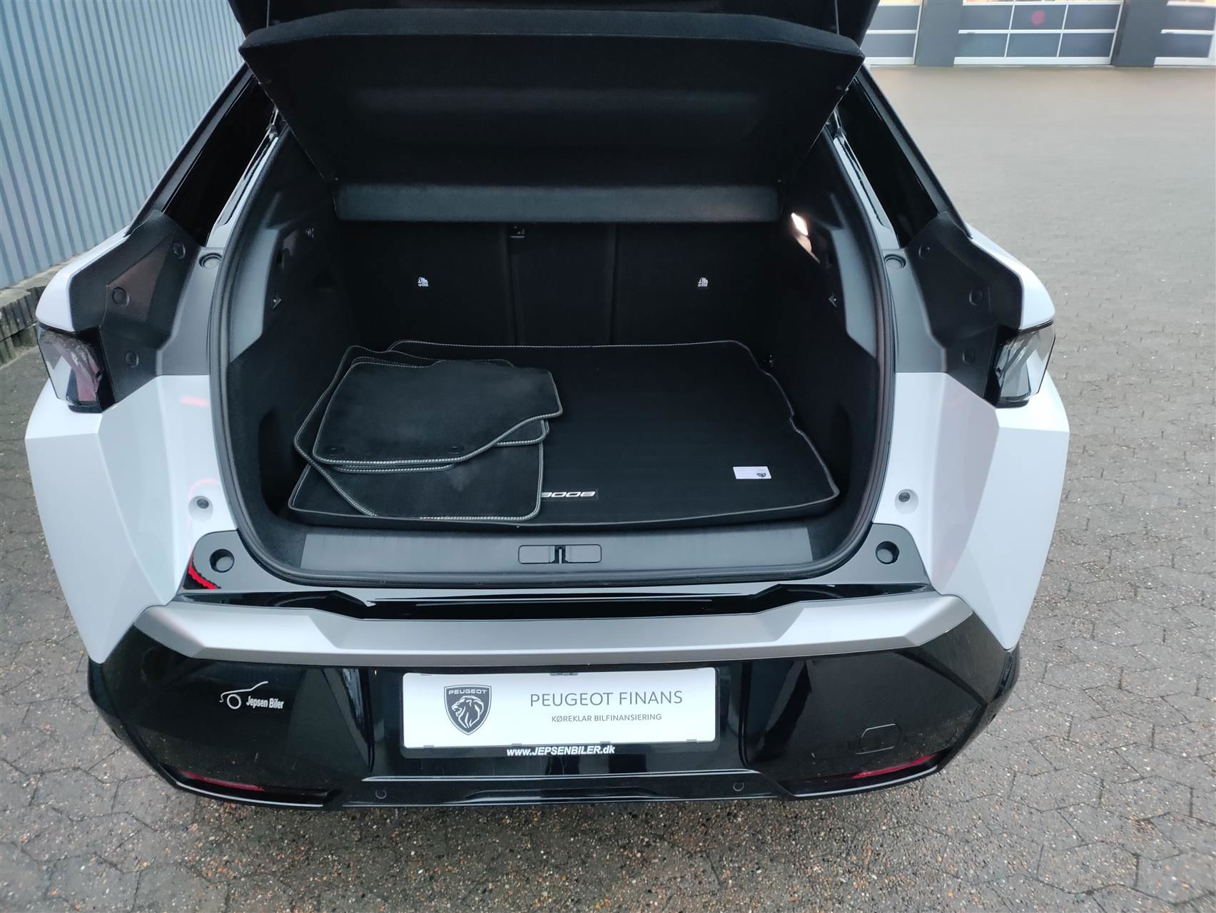 Billede af Peugeot e-3008 EL GT Pack 210HK 5d Aut.