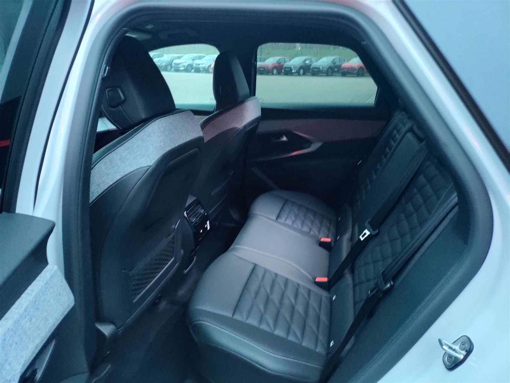 Billede af Peugeot e-3008 EL GT Pack 210HK 5d Aut.