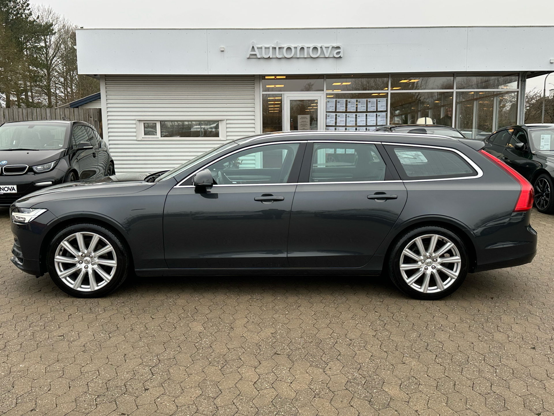 Billede af Volvo V90 2,0 D4 Momentum 190HK Stc 8g Aut.