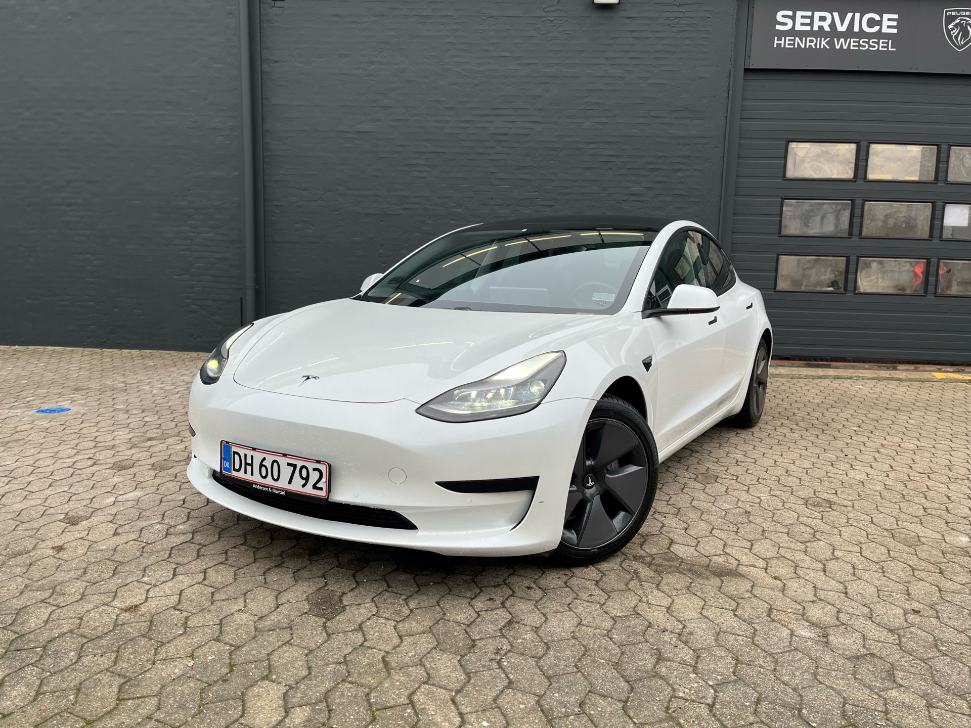 Billede af Tesla Model 3 EL Standard Range 283HK Aut.