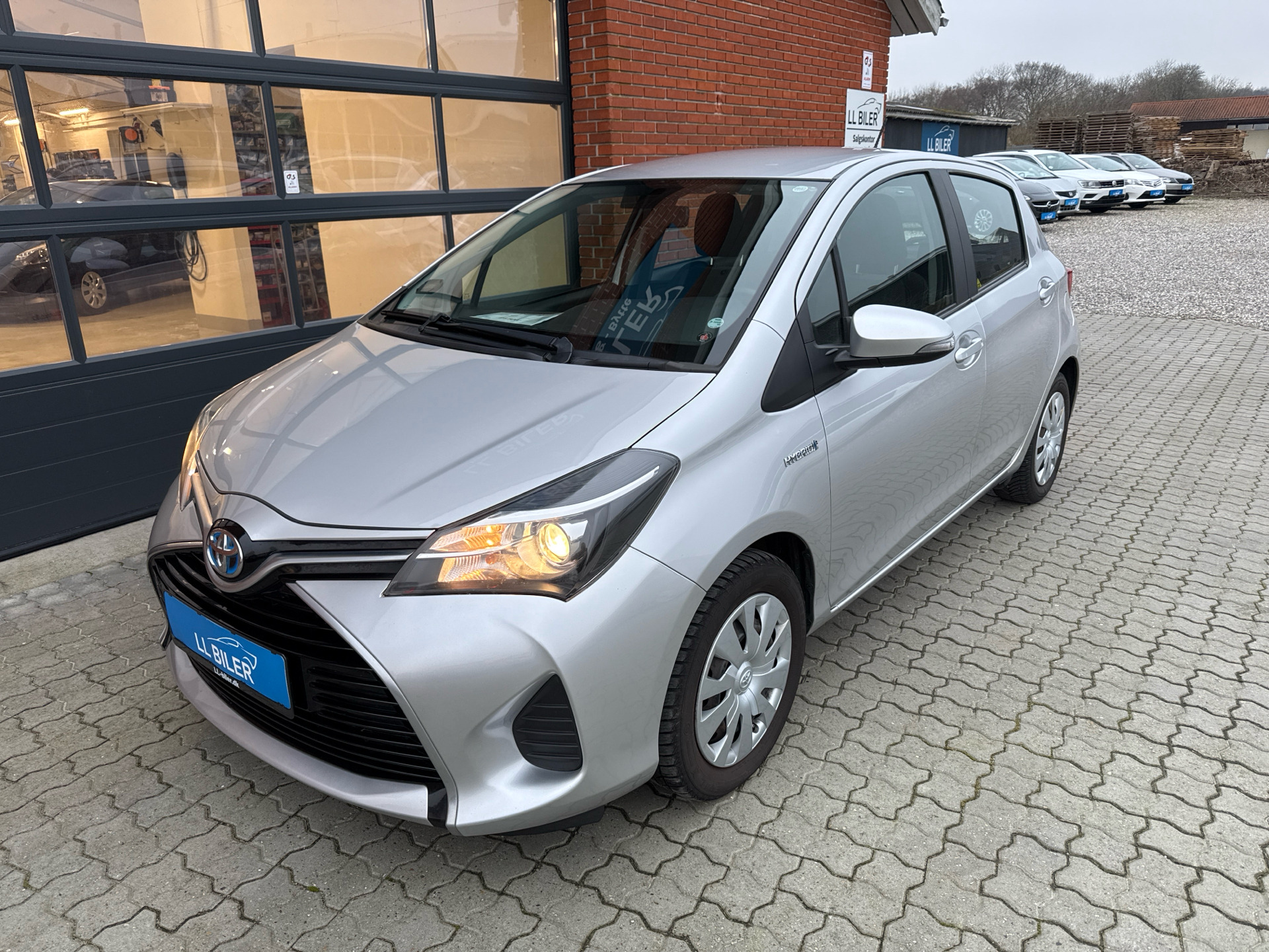 Billede af Toyota Yaris 1,5 VVT-I  Hybrid H2 Touch Style E-CVT 100HK 5d Aut.