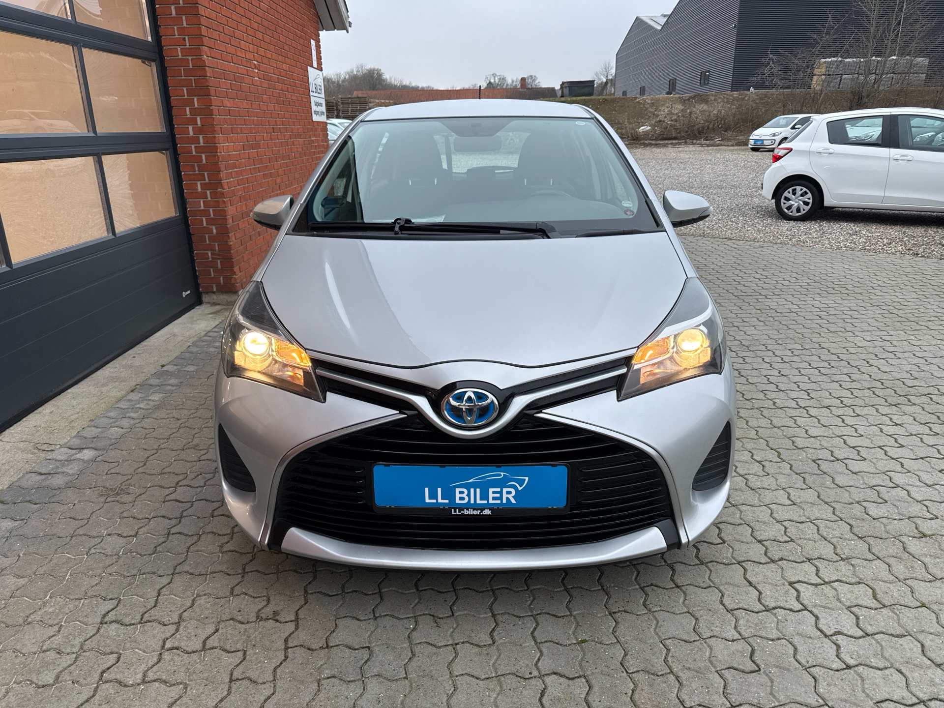 Billede af Toyota Yaris 1,5 VVT-I  Hybrid H2 Touch Style E-CVT 100HK 5d Aut.