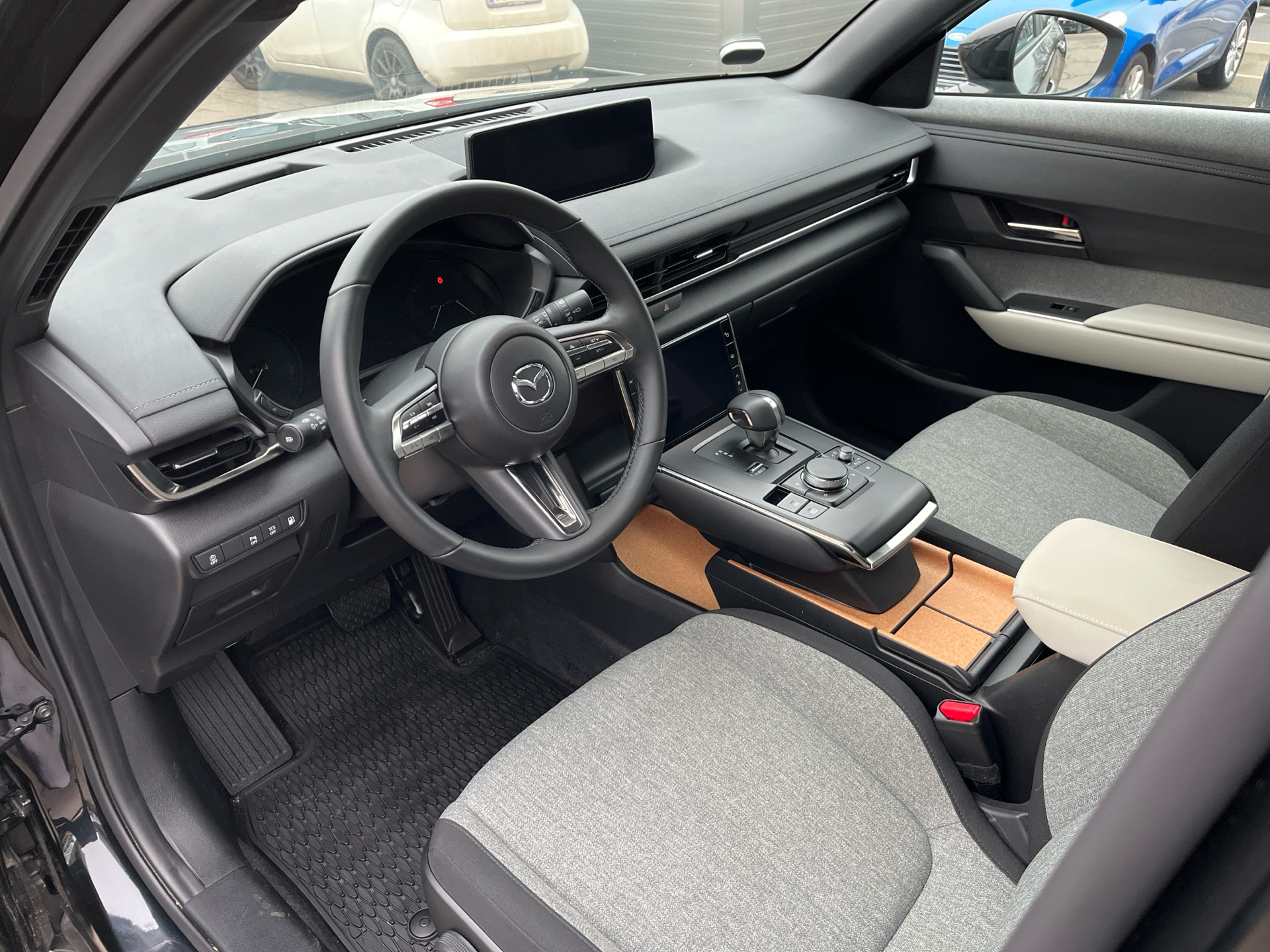 Billede af Mazda MX-30 0,8 e-Skyactiv R-EV  Plugin-hybrid Exclusive-Line 170HK 5d Trinl. Gear