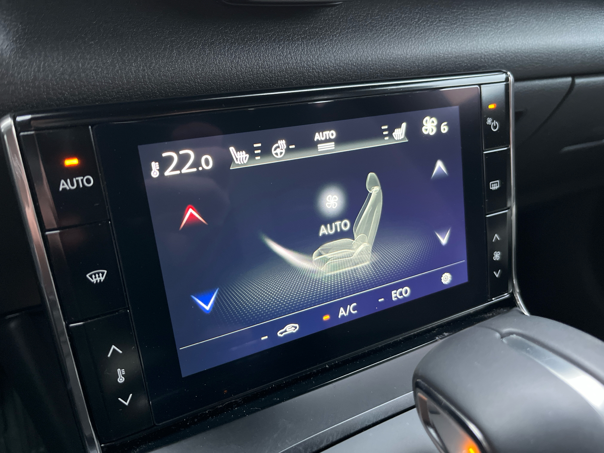 Billede af Mazda MX-30 0,8 e-Skyactiv R-EV  Plugin-hybrid Exclusive-Line 170HK 5d Trinl. Gear