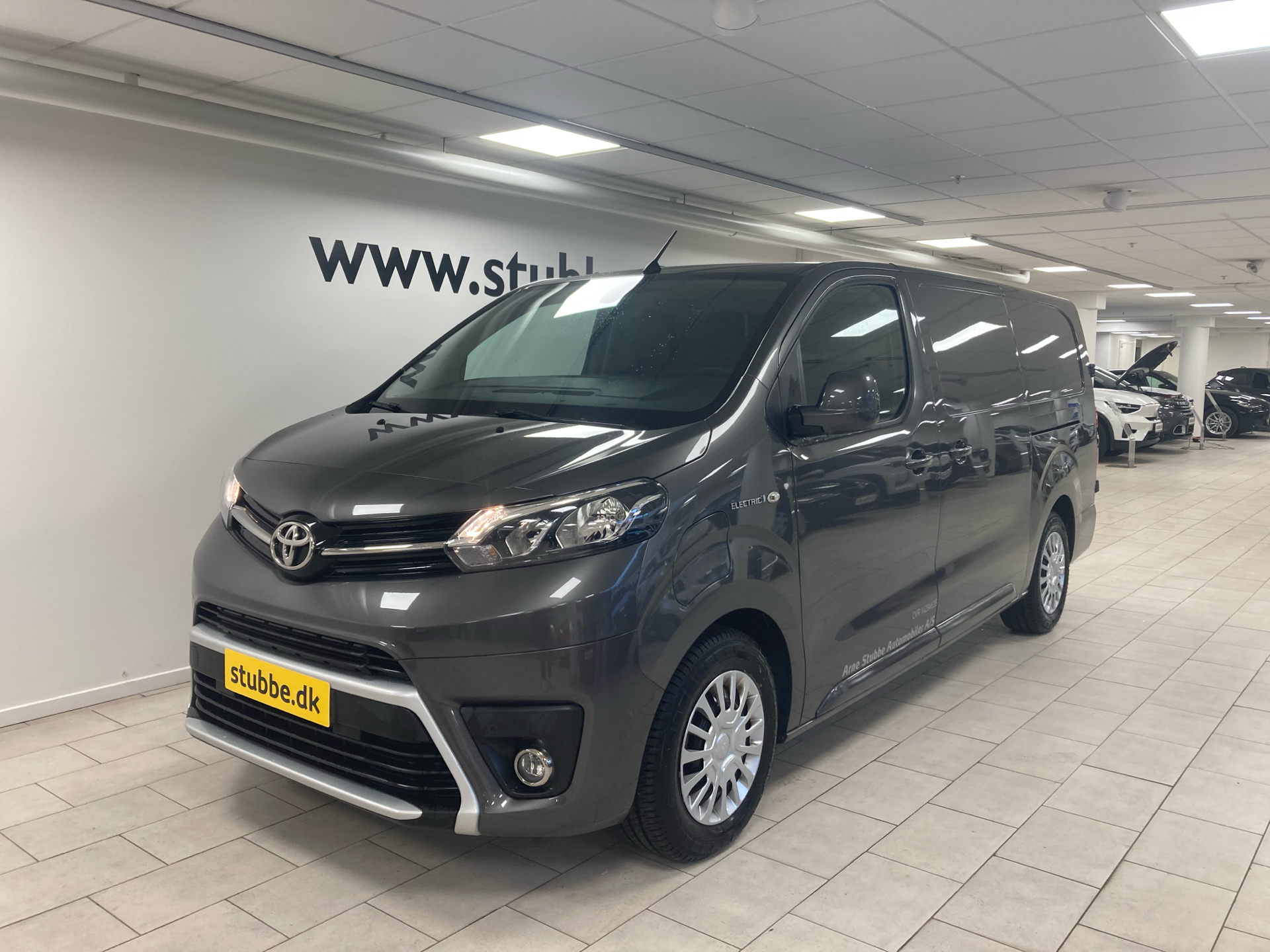 Billede af Toyota Proace Electric Long EL Comfort Master m/ 2 Skydedøre 136HK Van Aut.