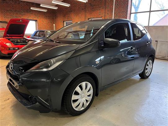 Toyota Aygo 1,0 VVT-I X-Play + X-Touch 69HK 5d