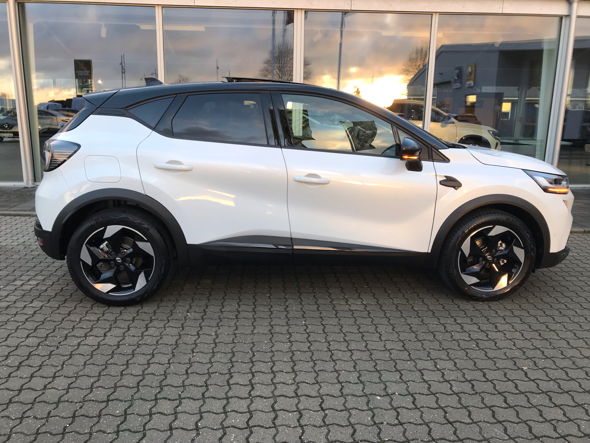 Billede af Renault Captur 1,3 TCE  Mild hybrid Techno 140HK 5d 6g