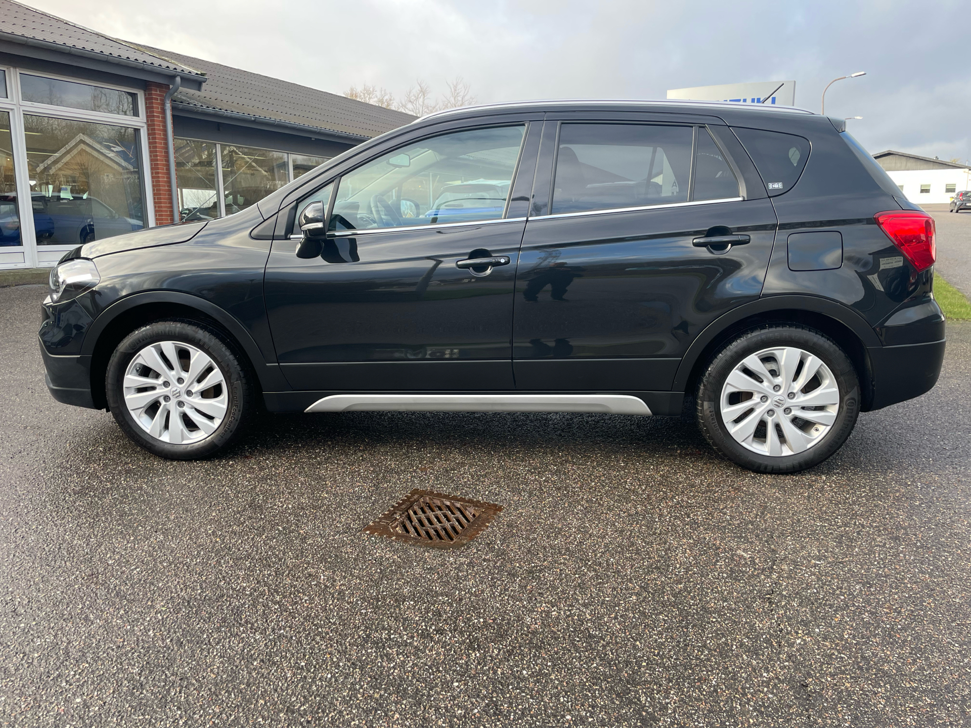 Billede af Suzuki S-Cross 1,0 Boosterjet Active AllGrip 112HK 5d