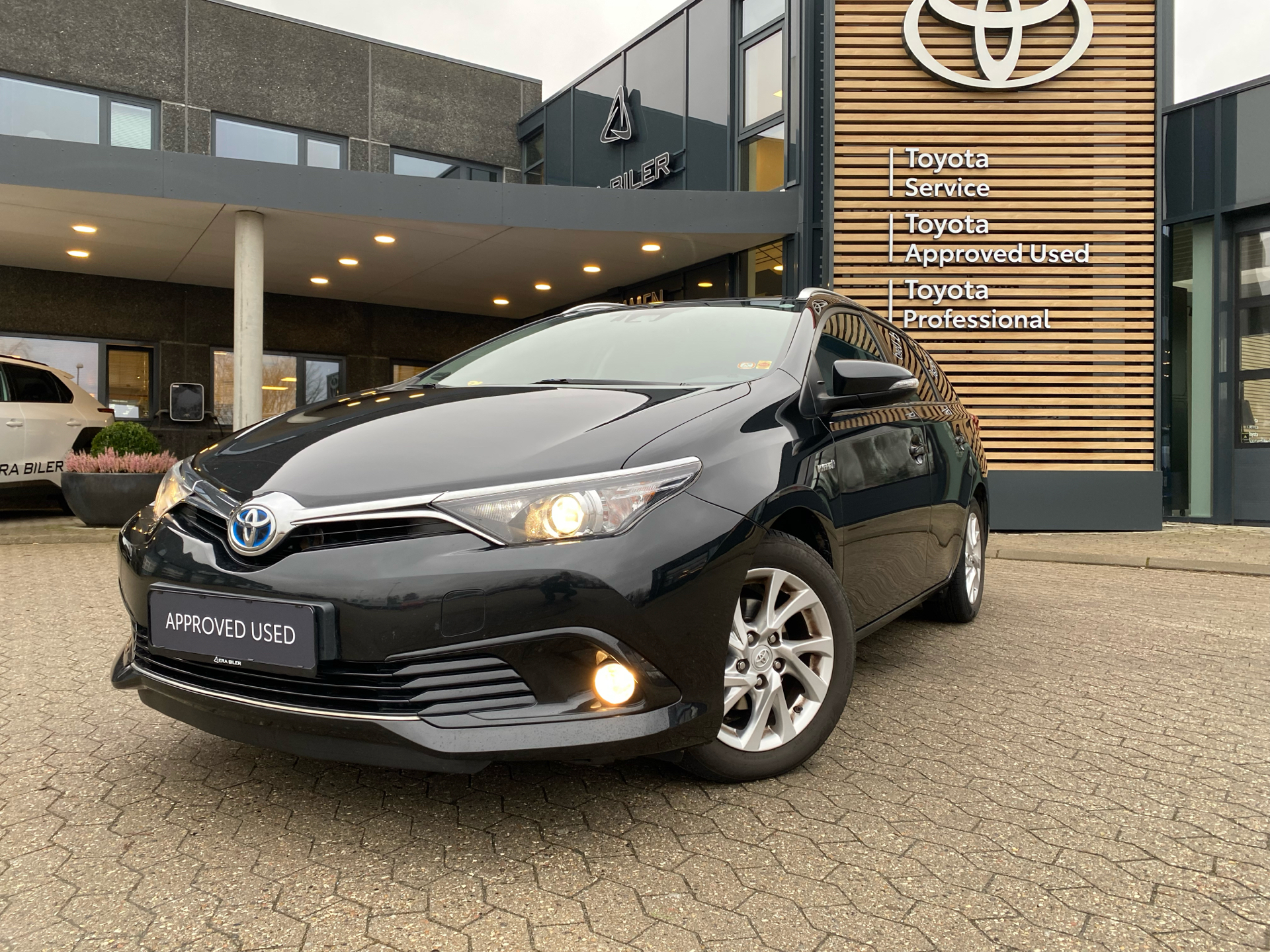 Billede af Toyota Auris Touring Sports 1,8 Hybrid H2 Comfort 136HK Stc Aut.