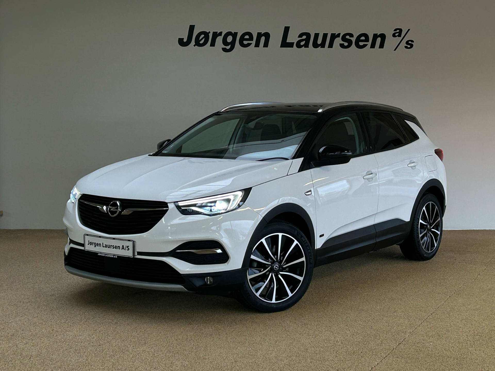 Billede af Opel Grandland X 1,6 PHEV  Plugin-hybrid Cosmo Prestige Pack 225HK 5d 8g Aut.