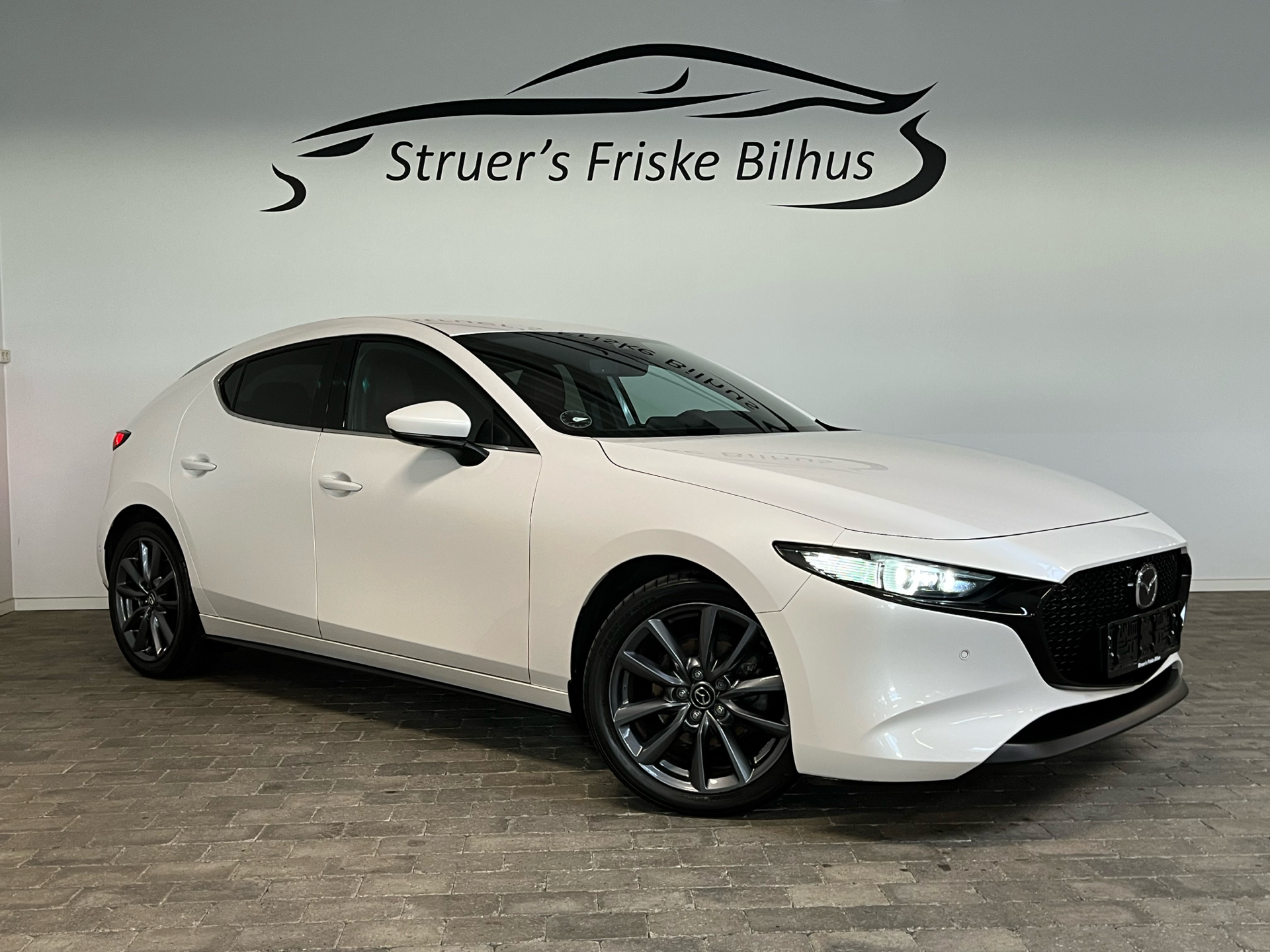 Billede af Mazda 3 2,0 Skyactiv-X  Mild hybrid Cosmo m. Technology Pack 186HK 5d 6g Aut.