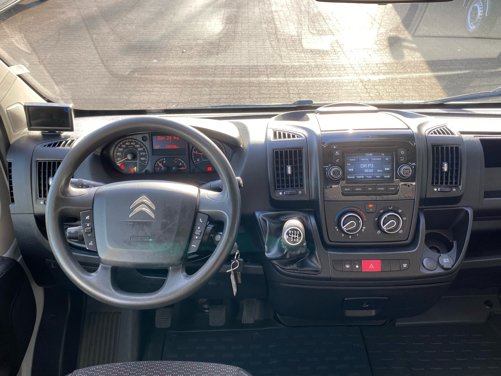 Billede af Citroën Jumper 33 L3 2,0 Blue HDi start/stop 130HK DobKab