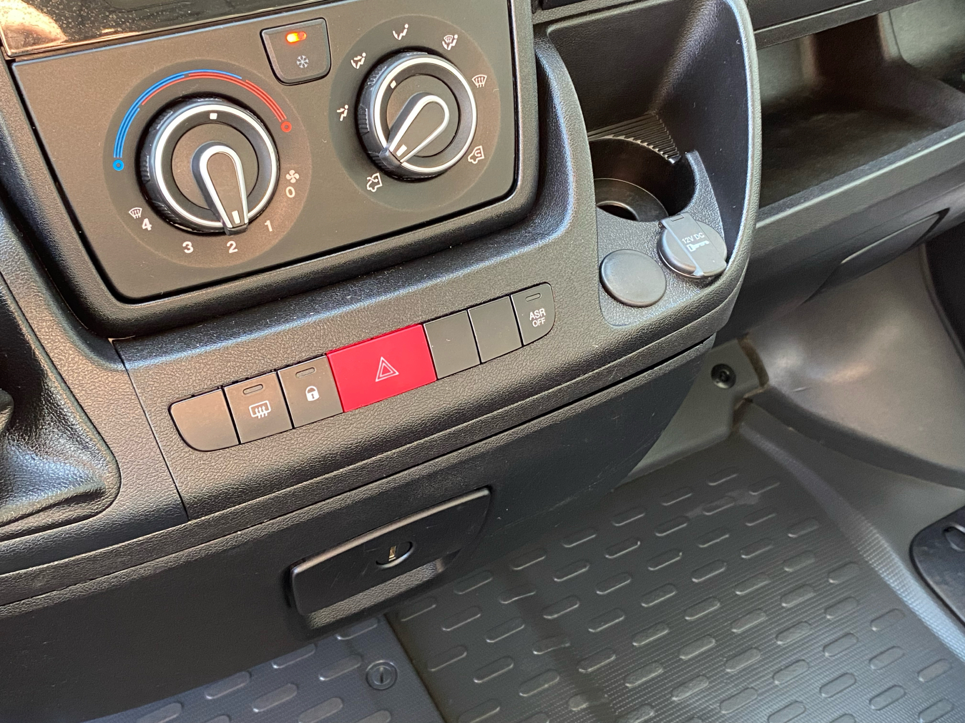 Billede af Citroën Jumper 33 L3 2,0 Blue HDi start/stop 130HK DobKab