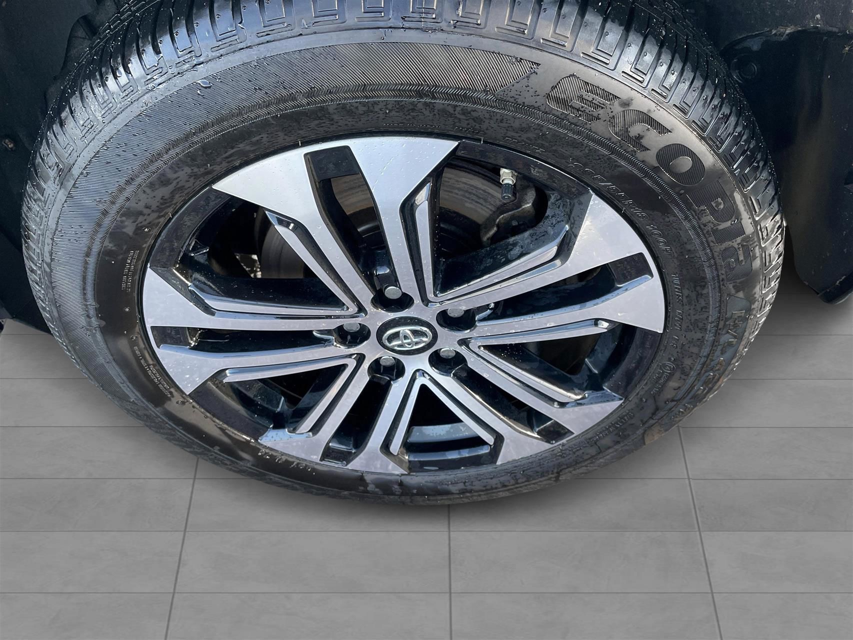 Billede af Toyota RAV4 Plug-in 2,5 Plugin-hybrid Active Business AWD 306HK 5d 6g Aut.